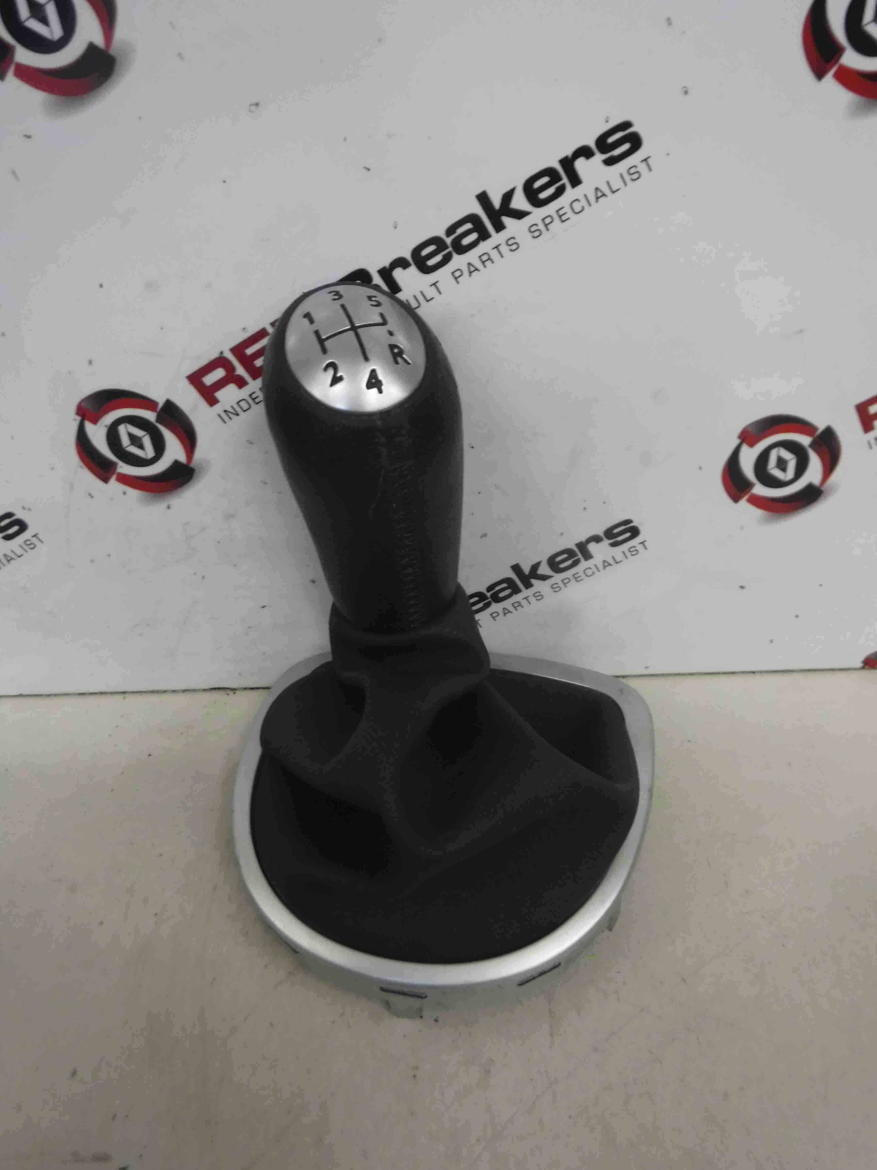 Renault Clio MK3 2005-2009 Gear Stick Knob Surround - Store - Renault  Breakers - Used Renault Car Parts & Spares Specialist