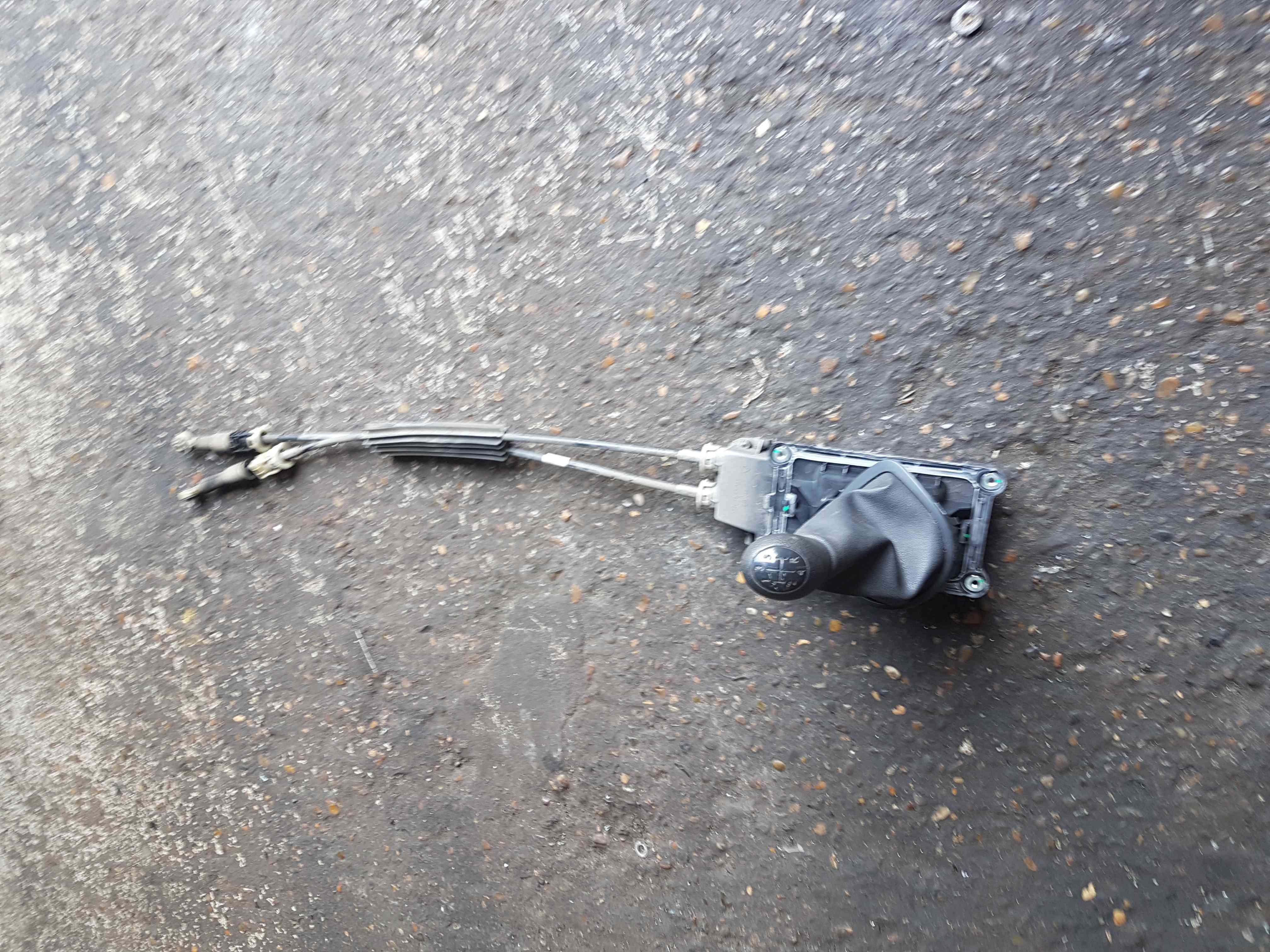 Thumb 2 Renault Clio MK3 2005-2009 Gear Stick Linkage Mechanism + Cables 8200755871