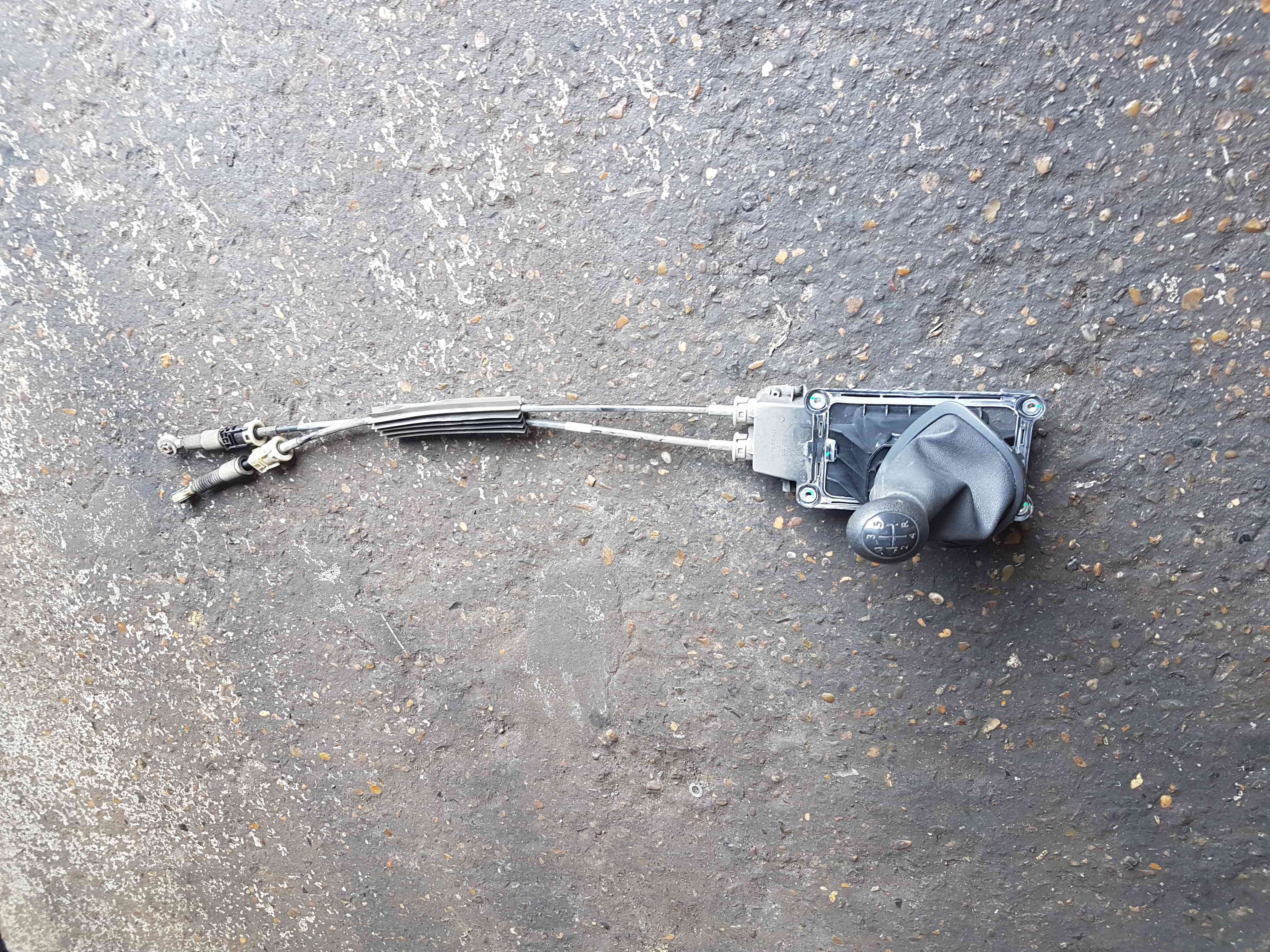 Thumb 3 Renault Clio MK3 2005-2009 Gear Stick Linkage Mechanism + Cables 8200755871