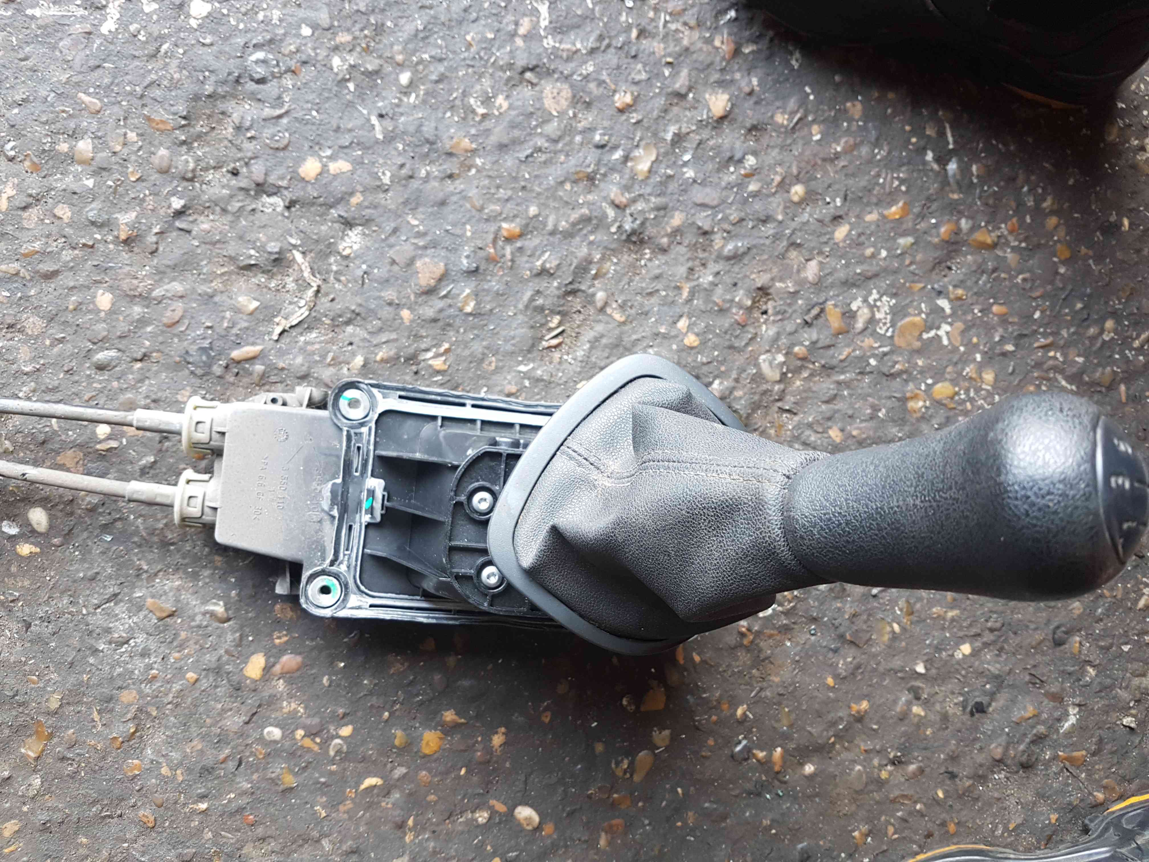 Thumb 4 Renault Clio MK3 2005-2009 Gear Stick Linkage Mechanism + Cables 8200755871