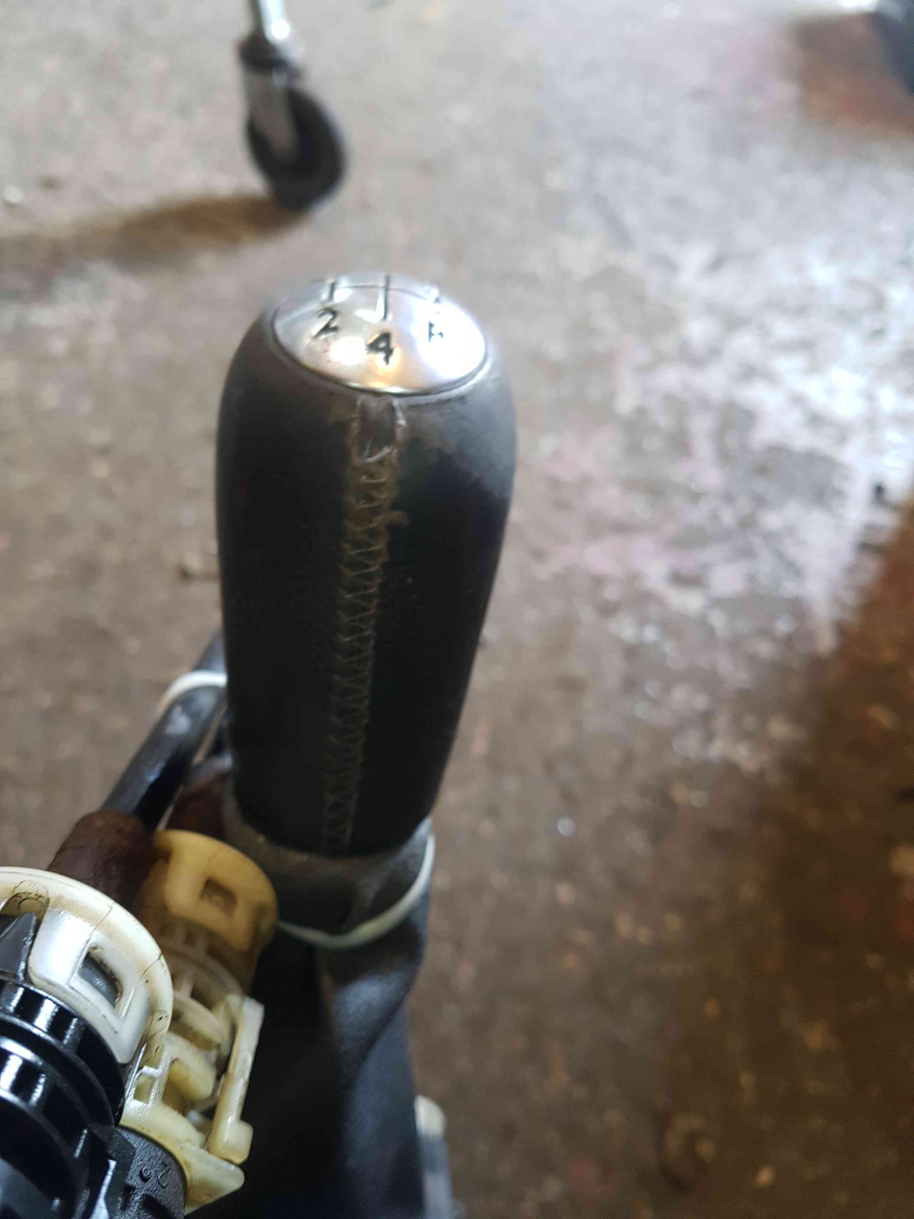 Thumb 5 Renault Clio MK3 2005-2009 Gearstick Mechanism + Cables 8200755871