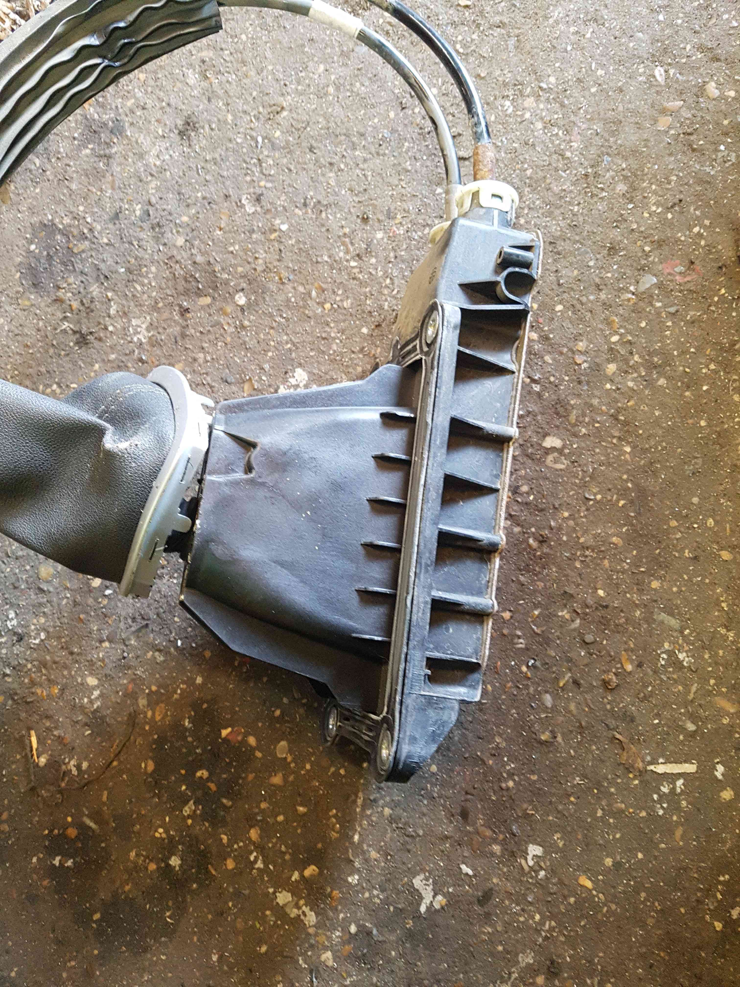 Thumb 6 Renault Clio MK3 2005-2009 Gearstick Mechanism + Cables 8200755871