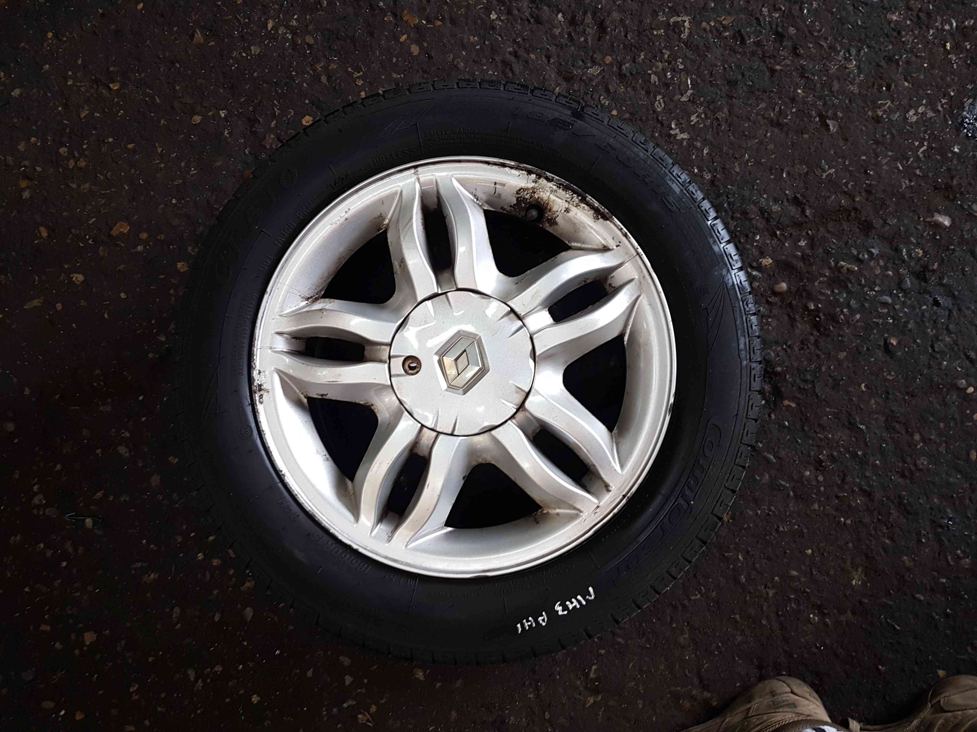 Thumb 2 Renault Clio MK3 2005-2009 Mahonia Alloy Wheel + Tyre 185 60 15 4Mm Tread 3/5