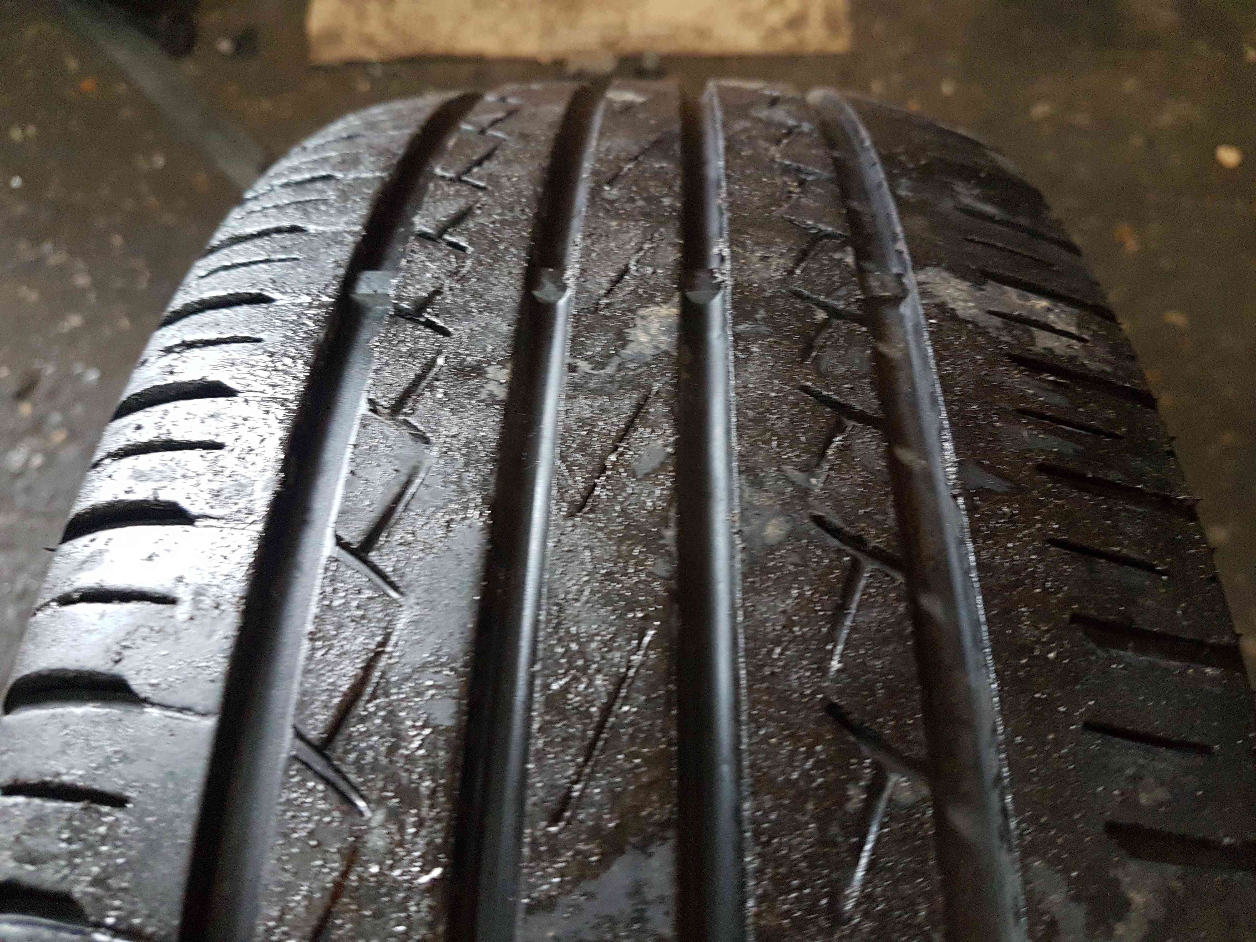 Thumb 7 Renault Clio MK3 2005-2009 Mahonia Alloy Wheel + Tyre 185 60 15 4Mm Tread 3/5