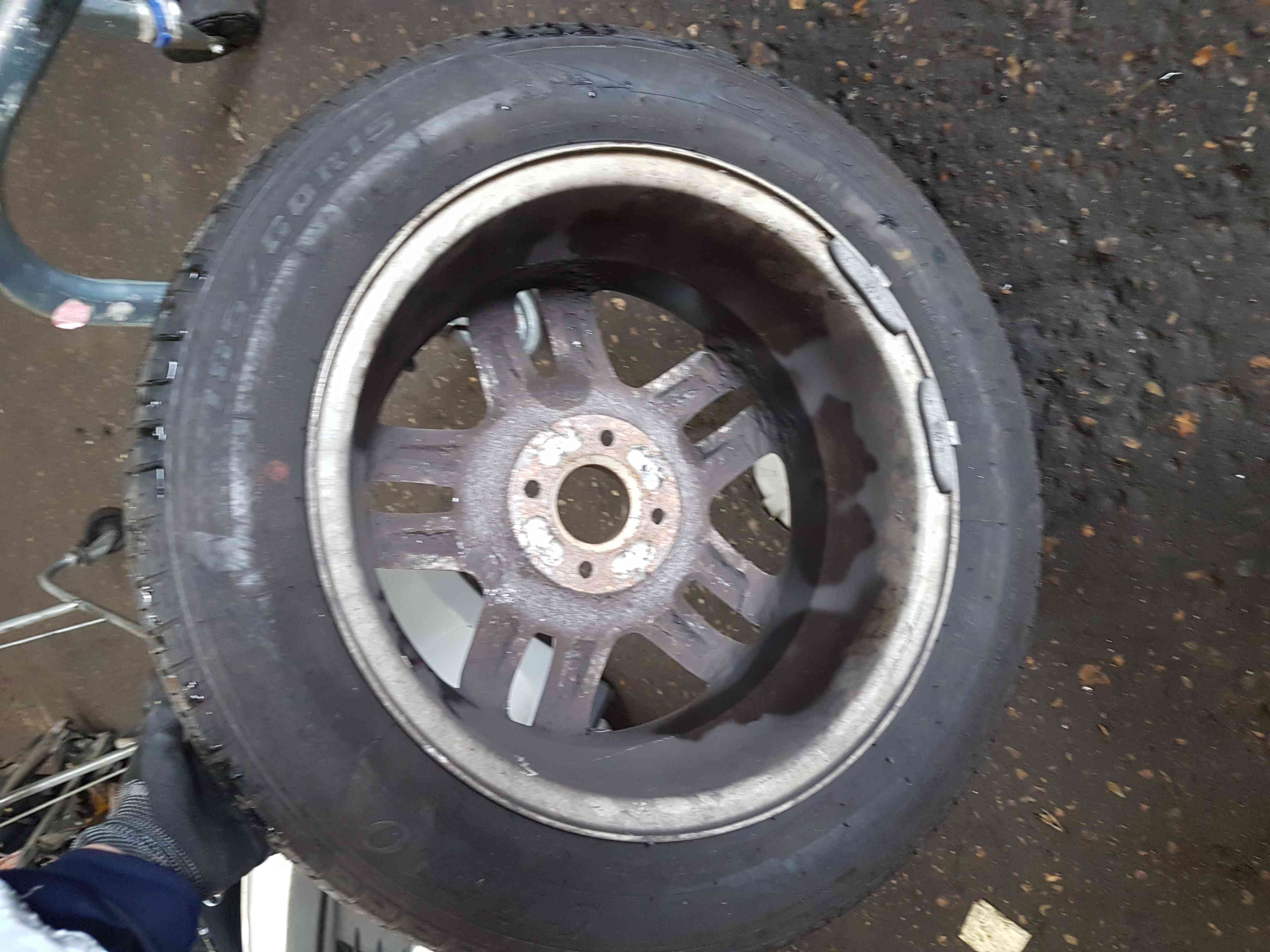 Thumb 4 Renault Clio MK3 2005-2009 Mahonia Alloy Wheel + Tyre 185 60 15 4Mm Tread 3/5