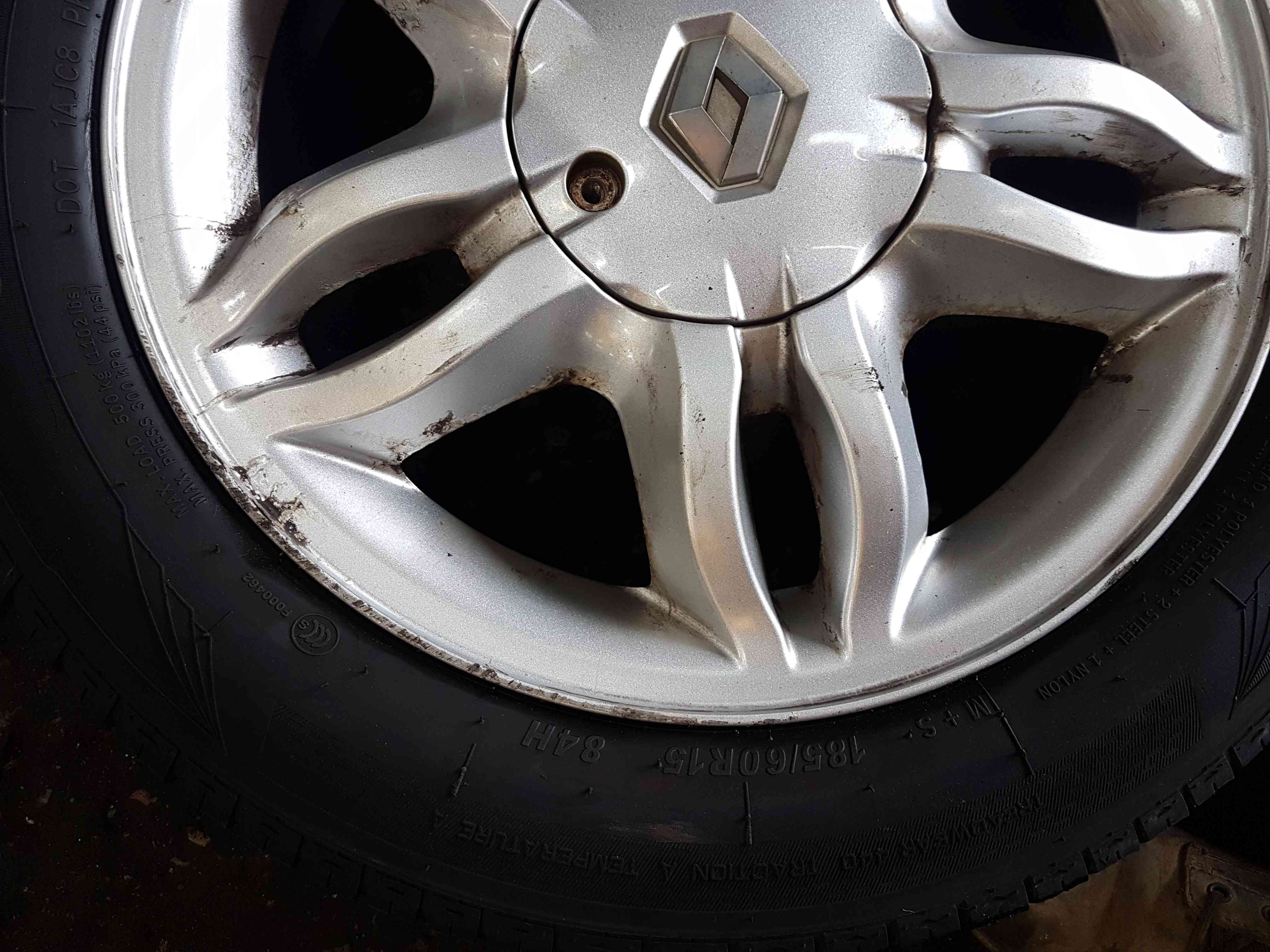 Thumb 6 Renault Clio MK3 2005-2009 Mahonia Alloy Wheel + Tyre 185 60 15 4Mm Tread 3/5