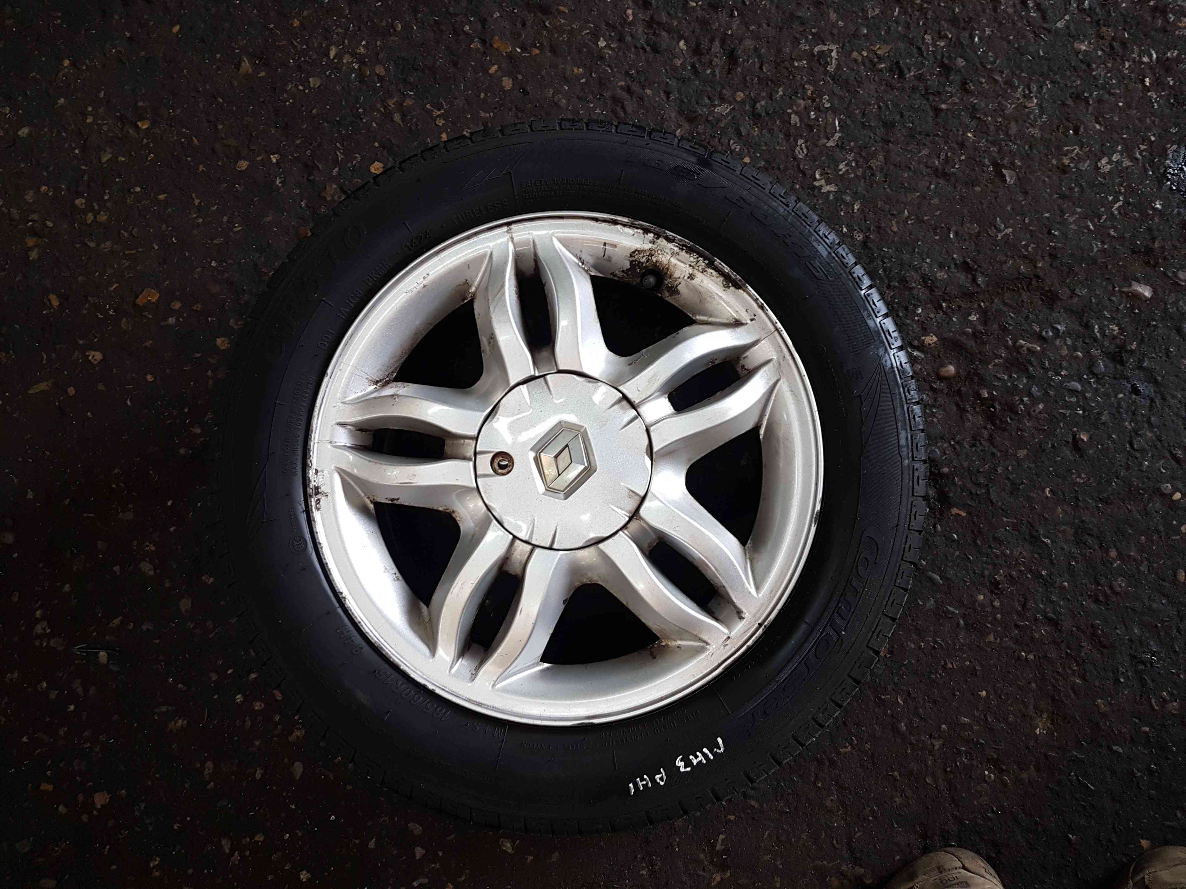 Renault Clio MK3 2005-2009 Mahonia Alloy Wheel + Tyre 185 60 15 4Mm Tread 3/5