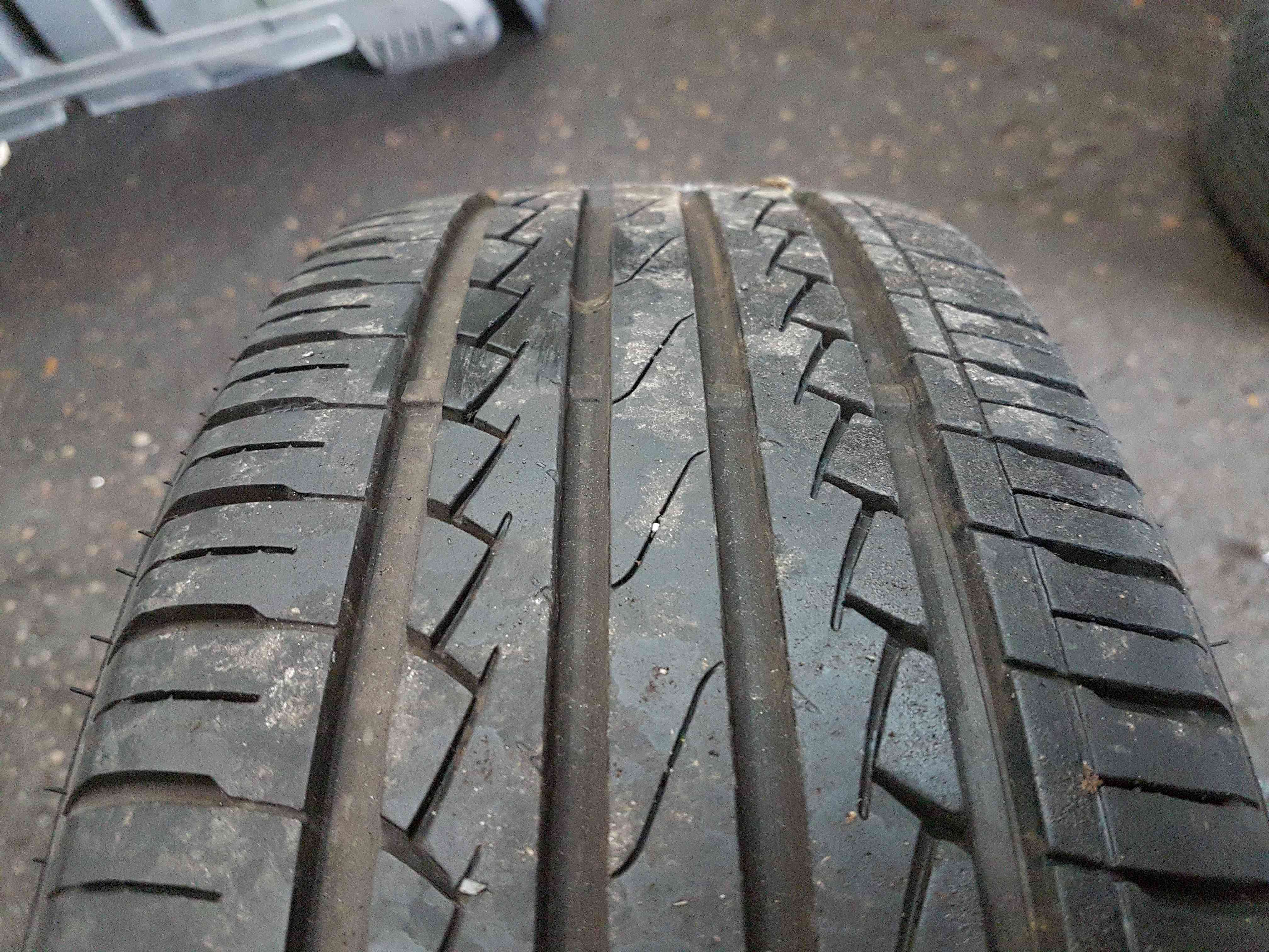 Thumb 3 Renault Clio MK3 2005-2009 Mahonia Alloy Wheel + Tyre 185 60 15 5Mm Tread 3/5