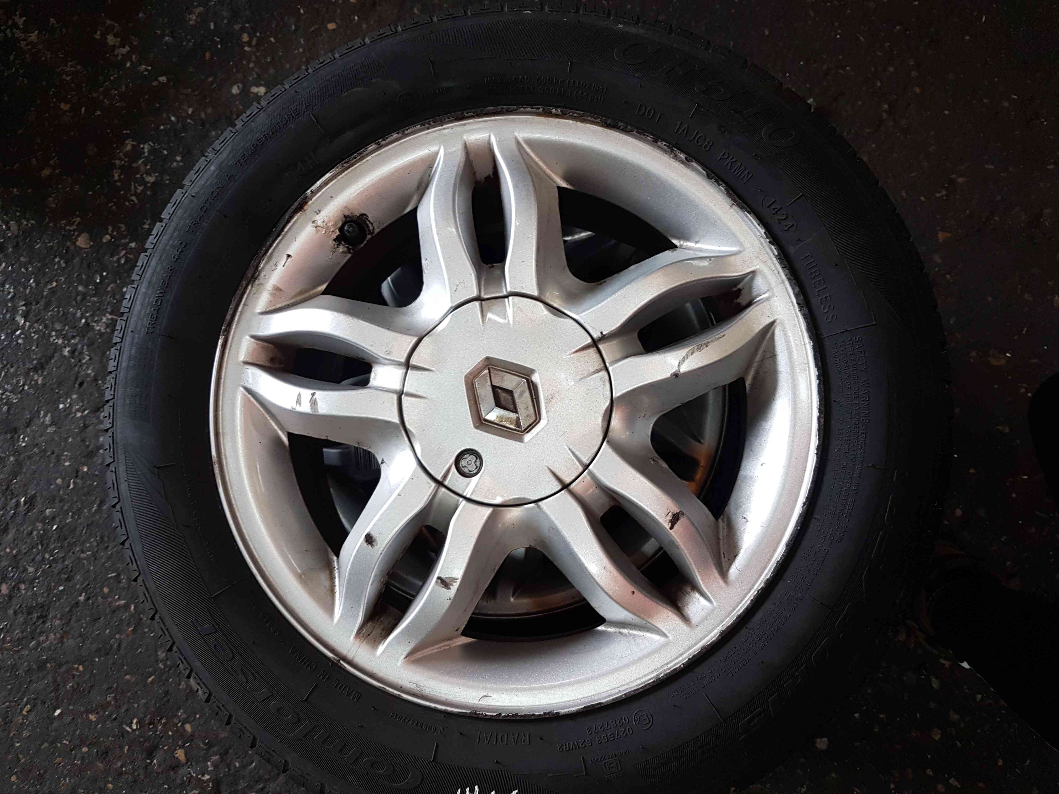 Thumb 4 Renault Clio MK3 2005-2009 Mahonia Alloy Wheel + Tyre 185 60 15 5Mm Tread 3/5
