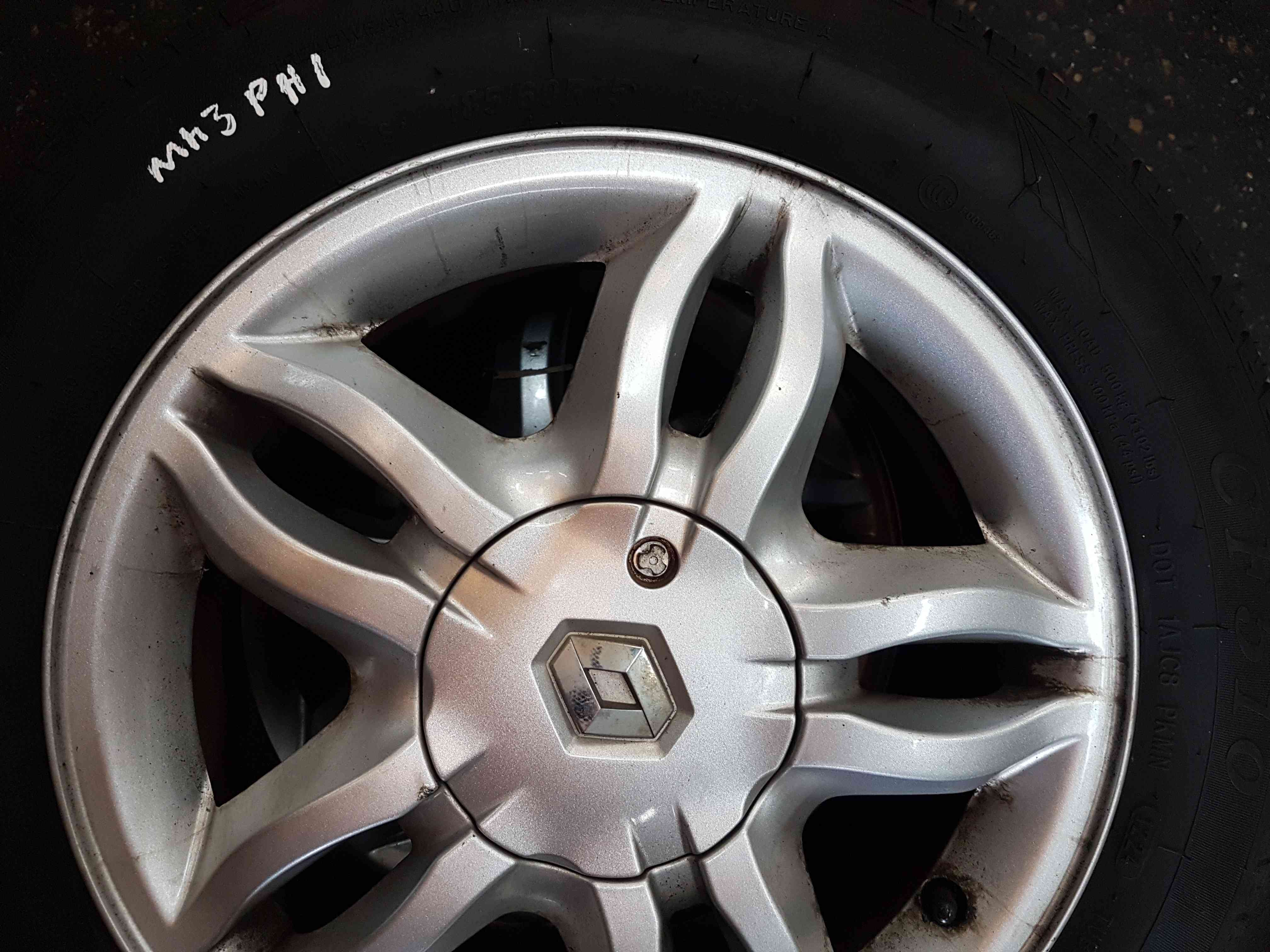 Thumb 3 Renault Clio MK3 2005-2009 Mahonia Alloy Wheel + Tyre 185 60 15 5Mm Tread 4/5