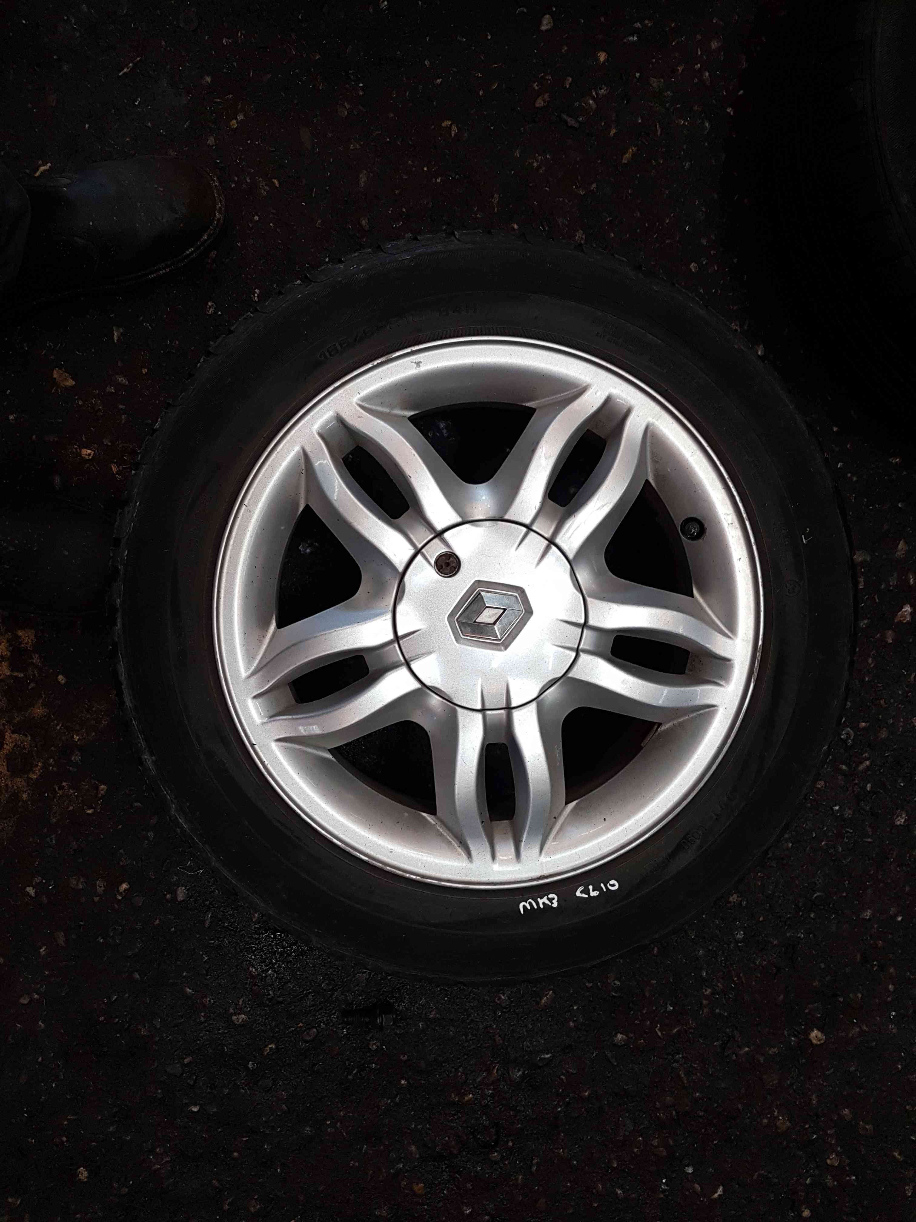 Thumb 2 Renault Clio MK3 2005-2009 Mahonia Alloy Wheel 15 Inch X 1 4/5 185 60 15 