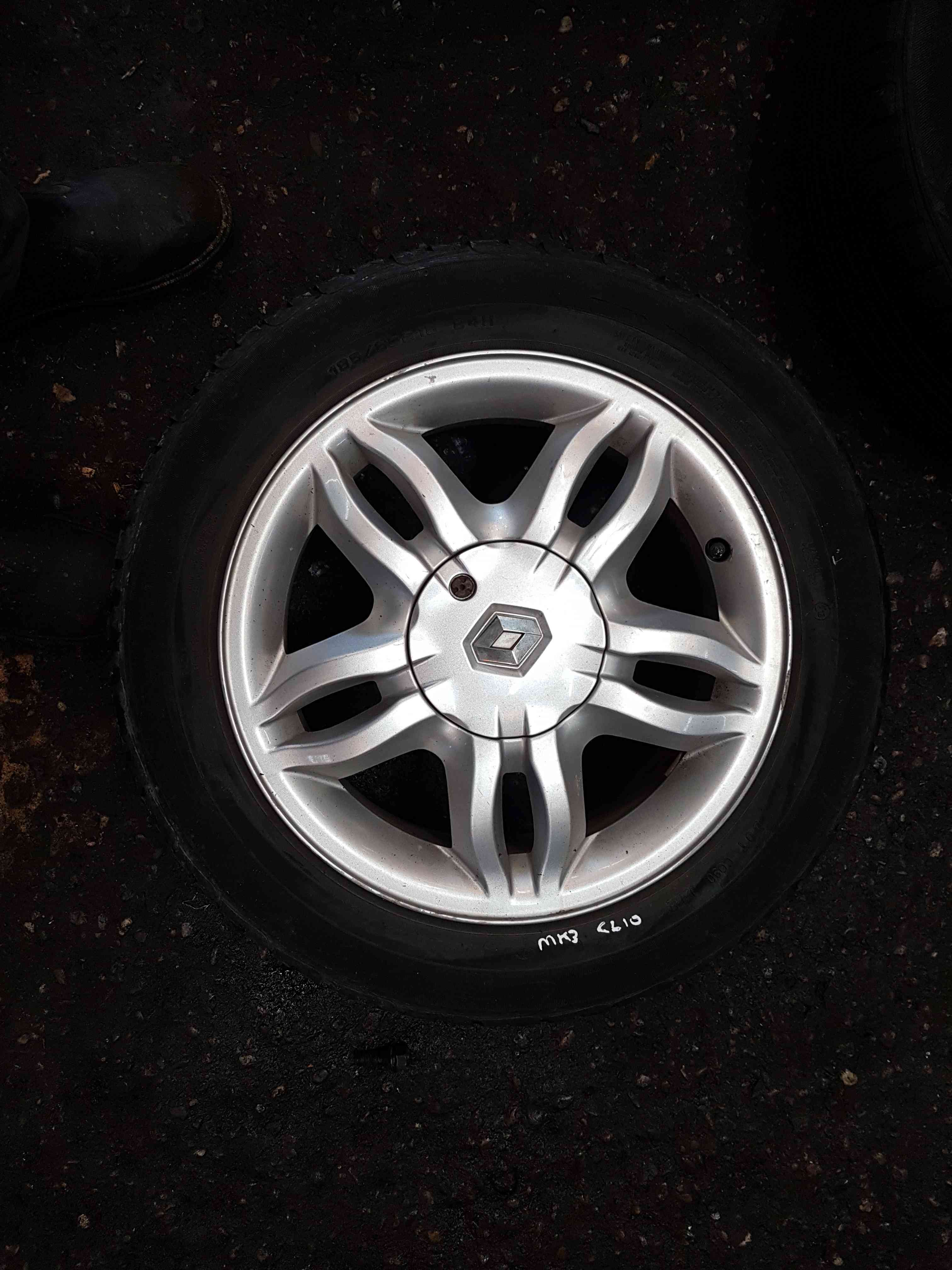 Thumb 3 Renault Clio MK3 2005-2009 Mahonia Alloy Wheel 15 Inch X 1 4/5 185 60 15 