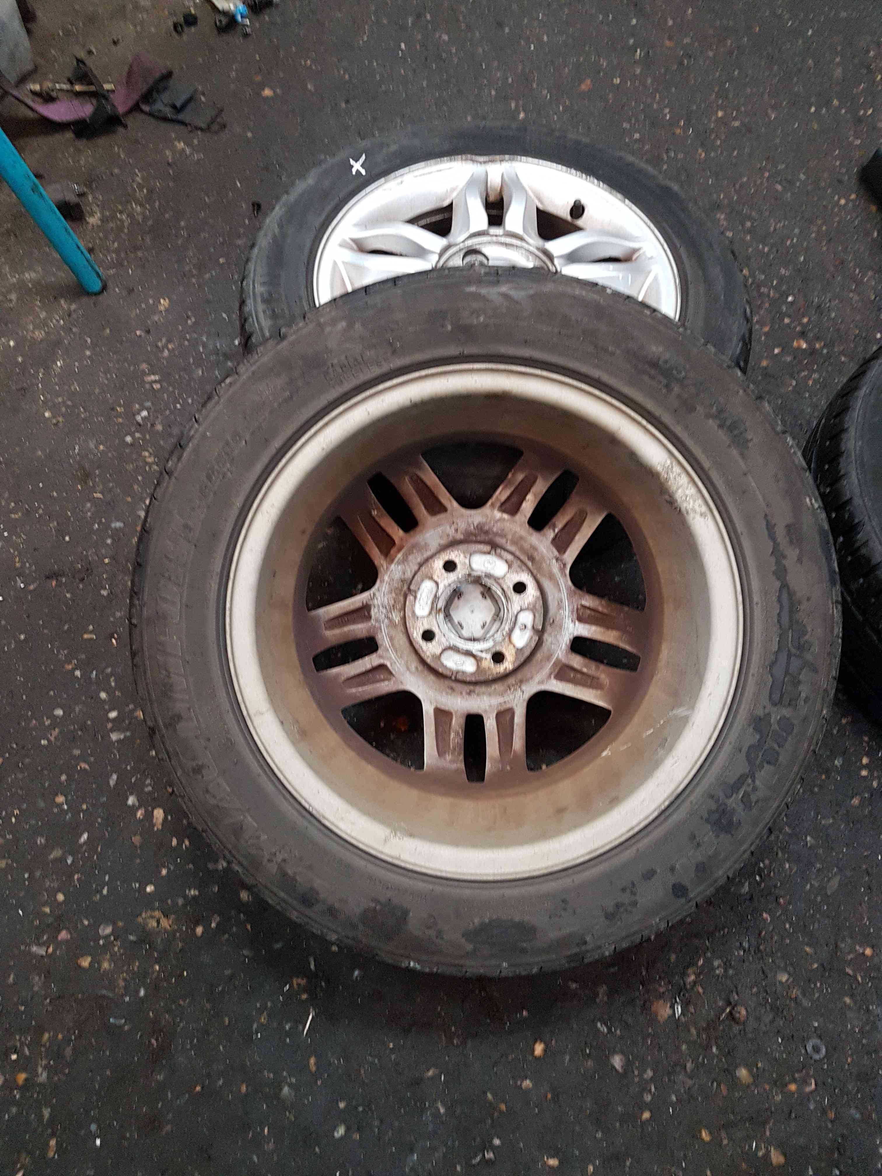 Thumb 6 Renault Clio MK3 2005-2009 Mahonia Alloy Wheel 15 Inch X 1 4/5 185 60 15 