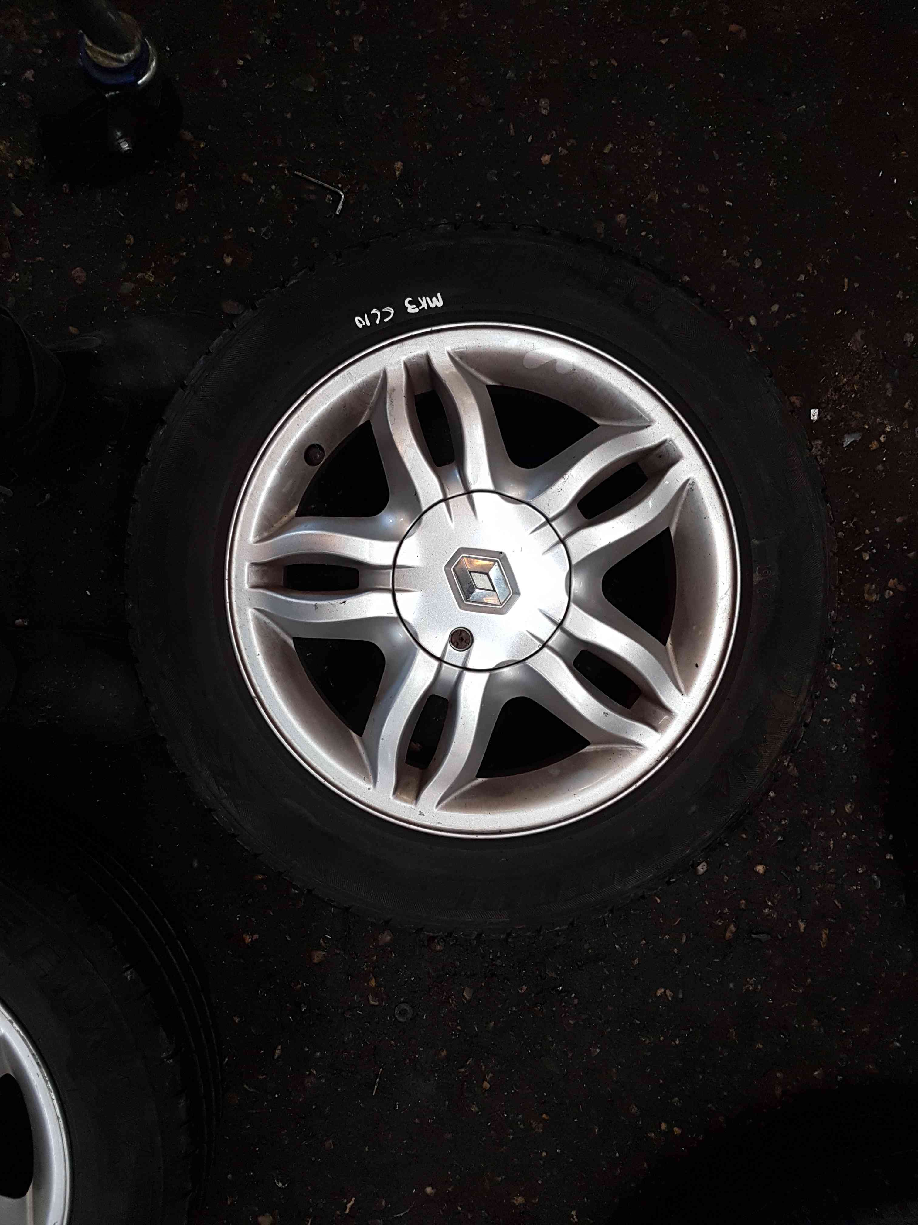 Thumb 9 Renault Clio MK3 2005-2009 Mahonia Alloy Wheel 15 Inch X 1 4/5 185 60 15 