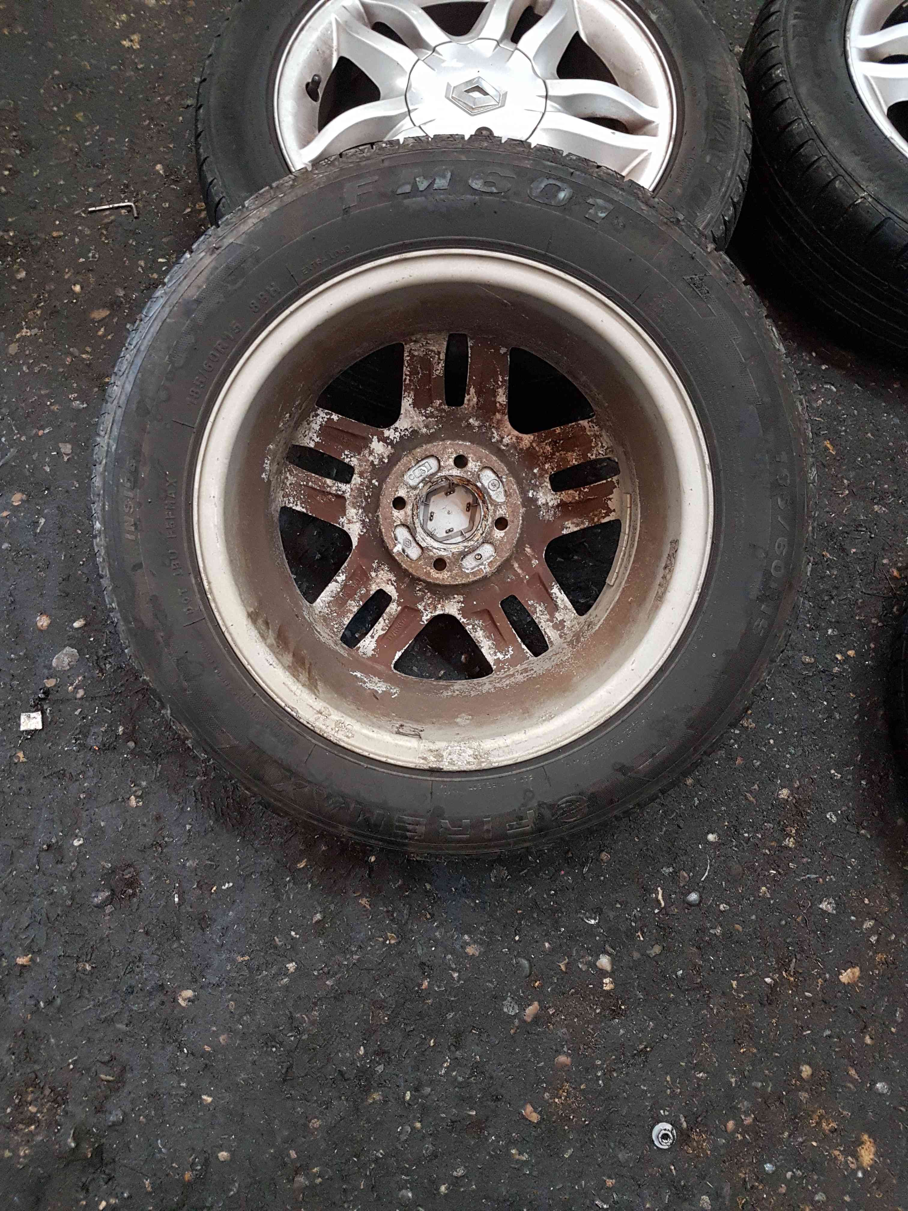 Thumb 4 Renault Clio MK3 2005-2009 Mahonia Alloy Wheel 15 Inch X 1 4/5 185 60 15 