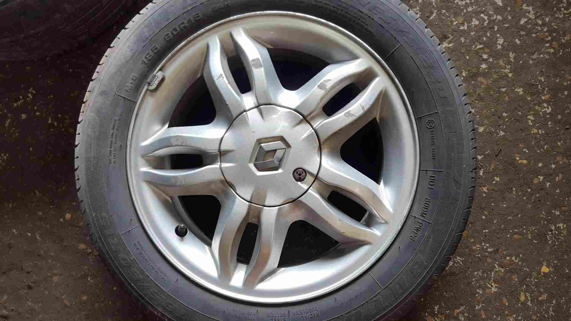 Thumb 5 Renault Clio MK3 2005-2009 Mahonia Alloy Wheel 15Inch X1 2/5