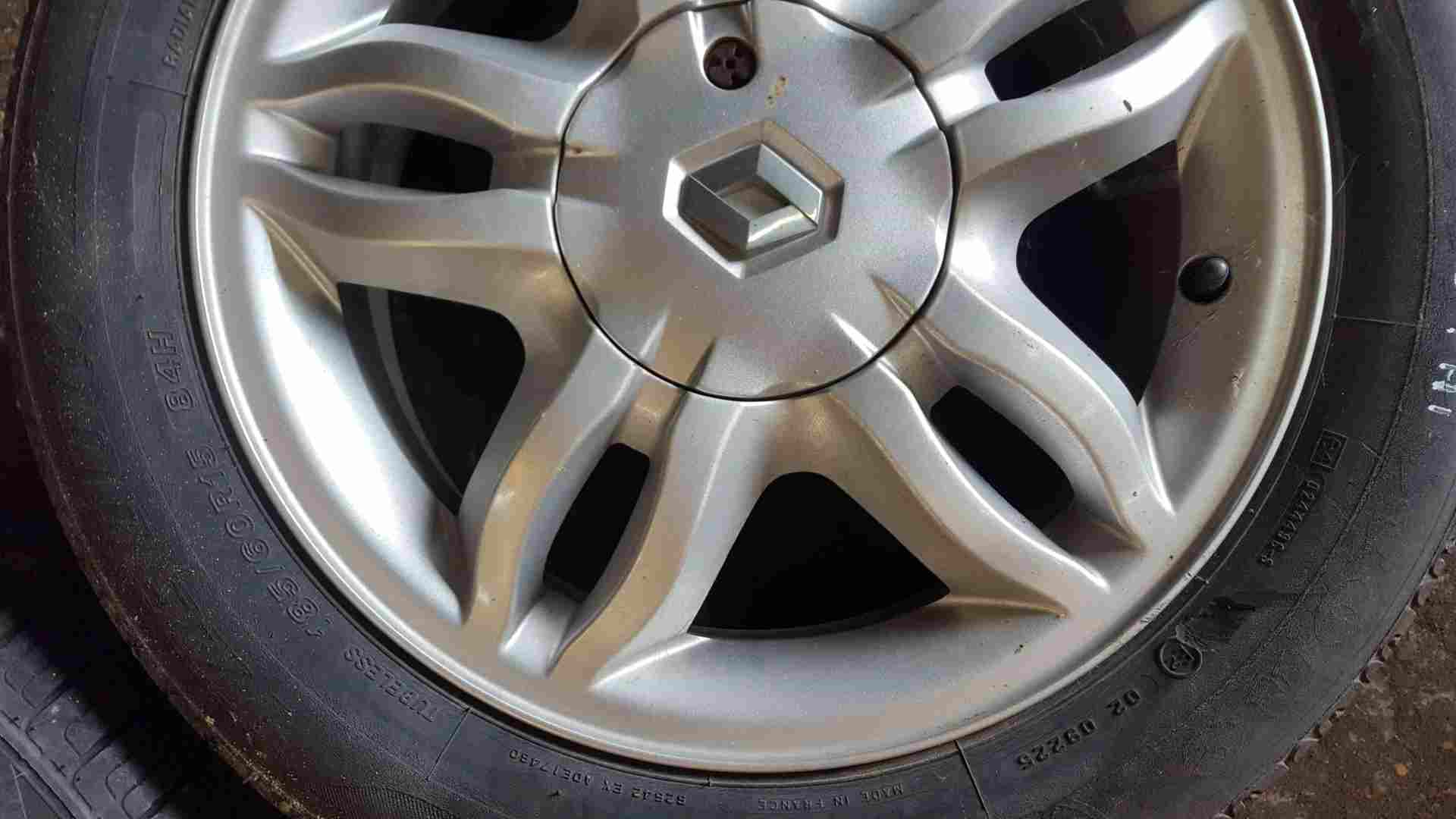 Thumb 2 Renault Clio MK3 2005-2009 Mahonia Alloy Wheel 15Inch X1 4/5