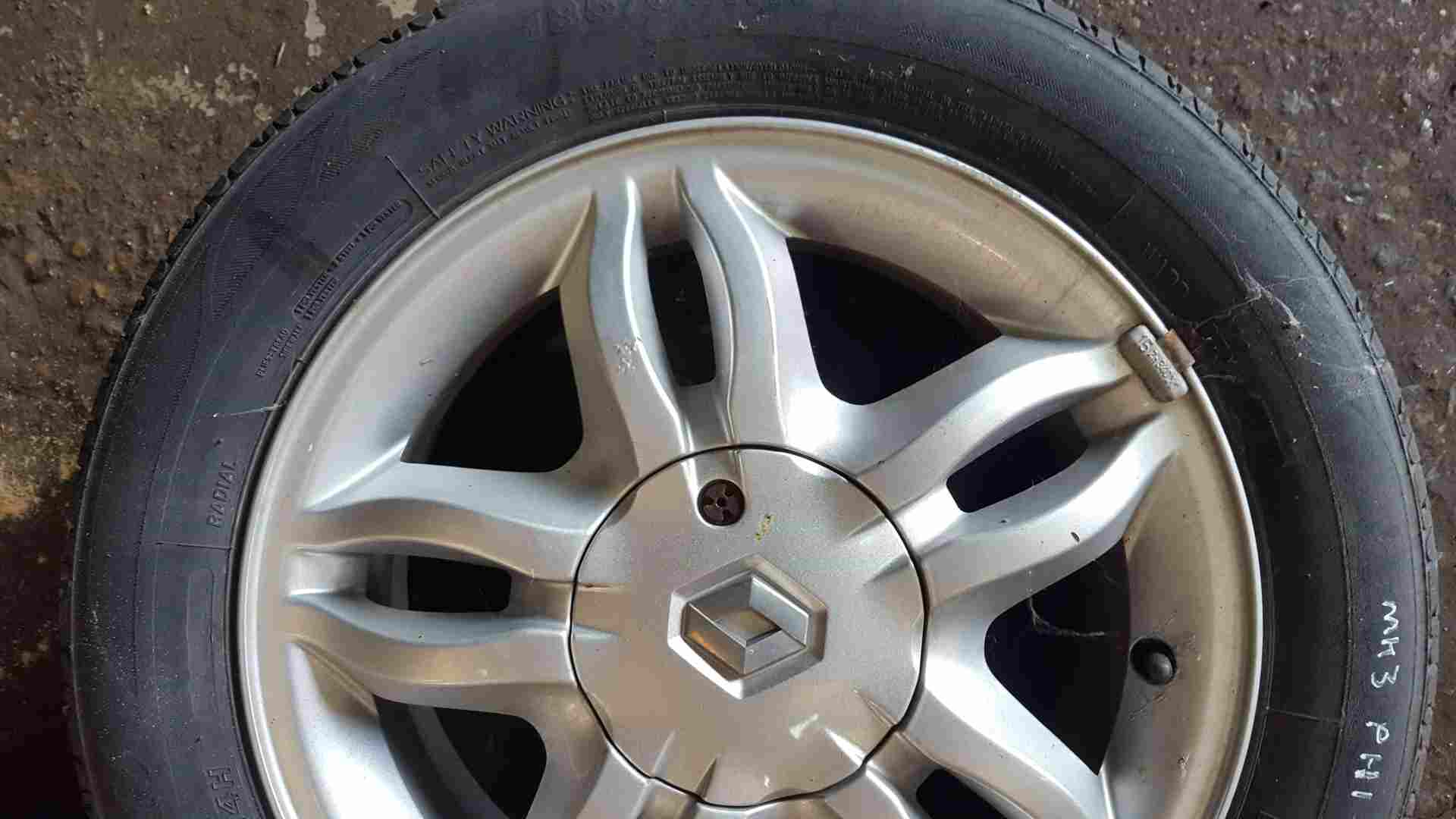 Thumb 3 Renault Clio MK3 2005-2009 Mahonia Alloy Wheel 15Inch X1 4/5