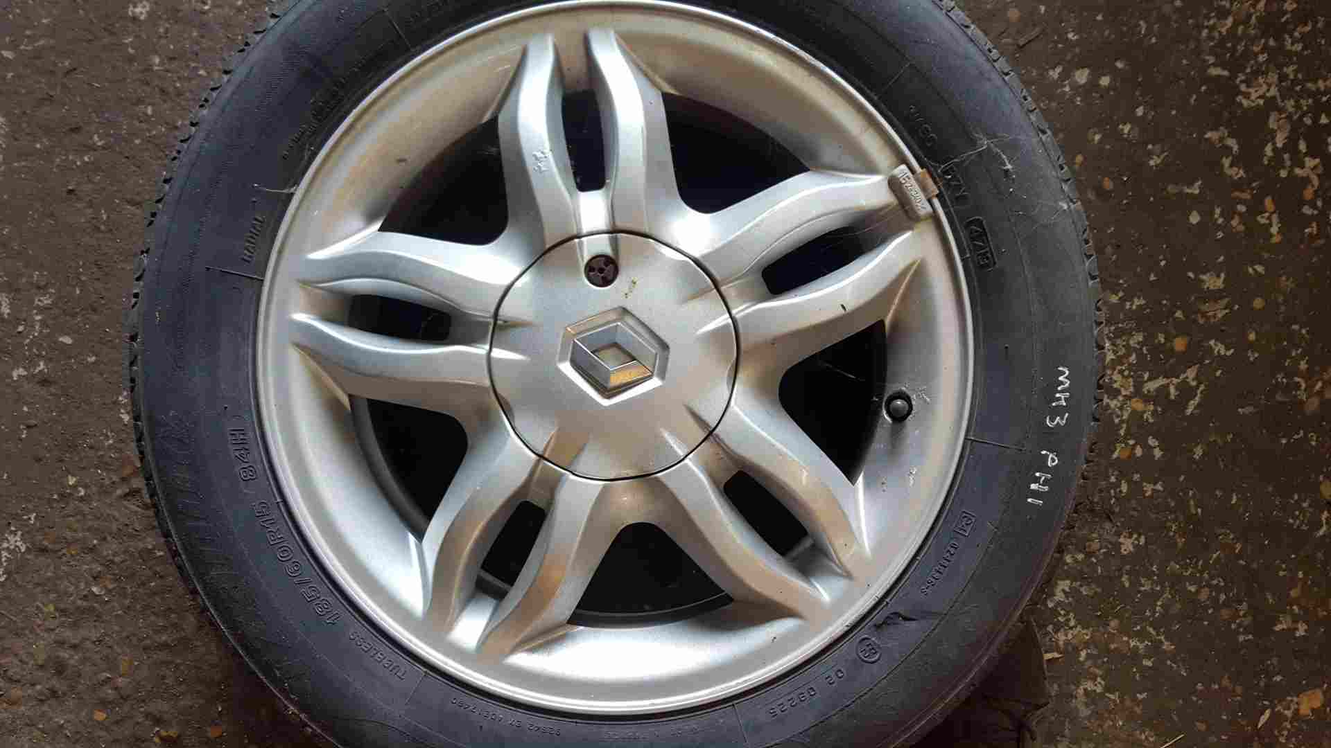 Thumb 6 Renault Clio MK3 2005-2009 Mahonia Alloy Wheel 15Inch X1 4/5