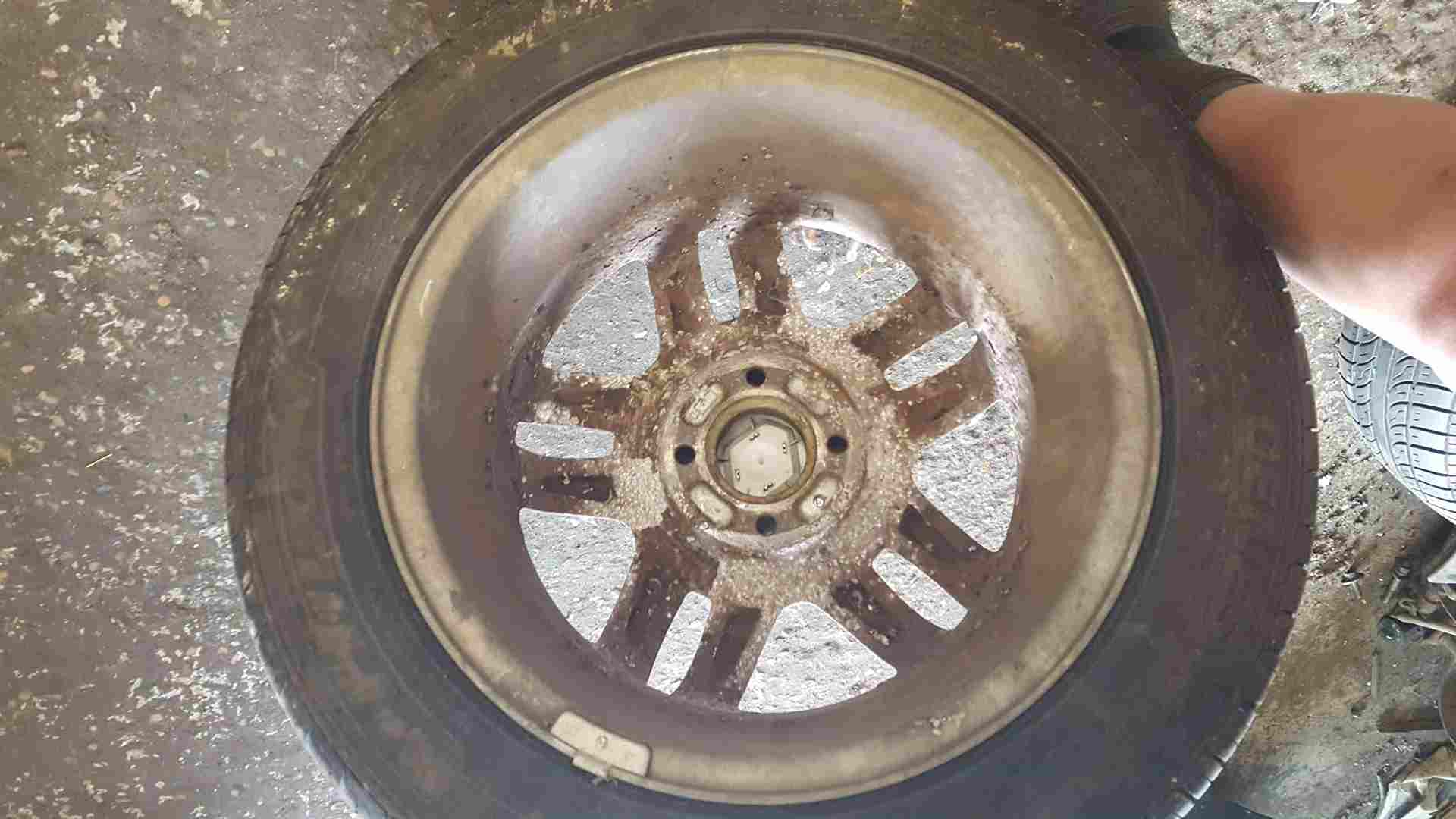 Thumb 7 Renault Clio MK3 2005-2009 Mahonia Alloy Wheel 15Inch X1 4/5 Tyre 185 60 15 6mm