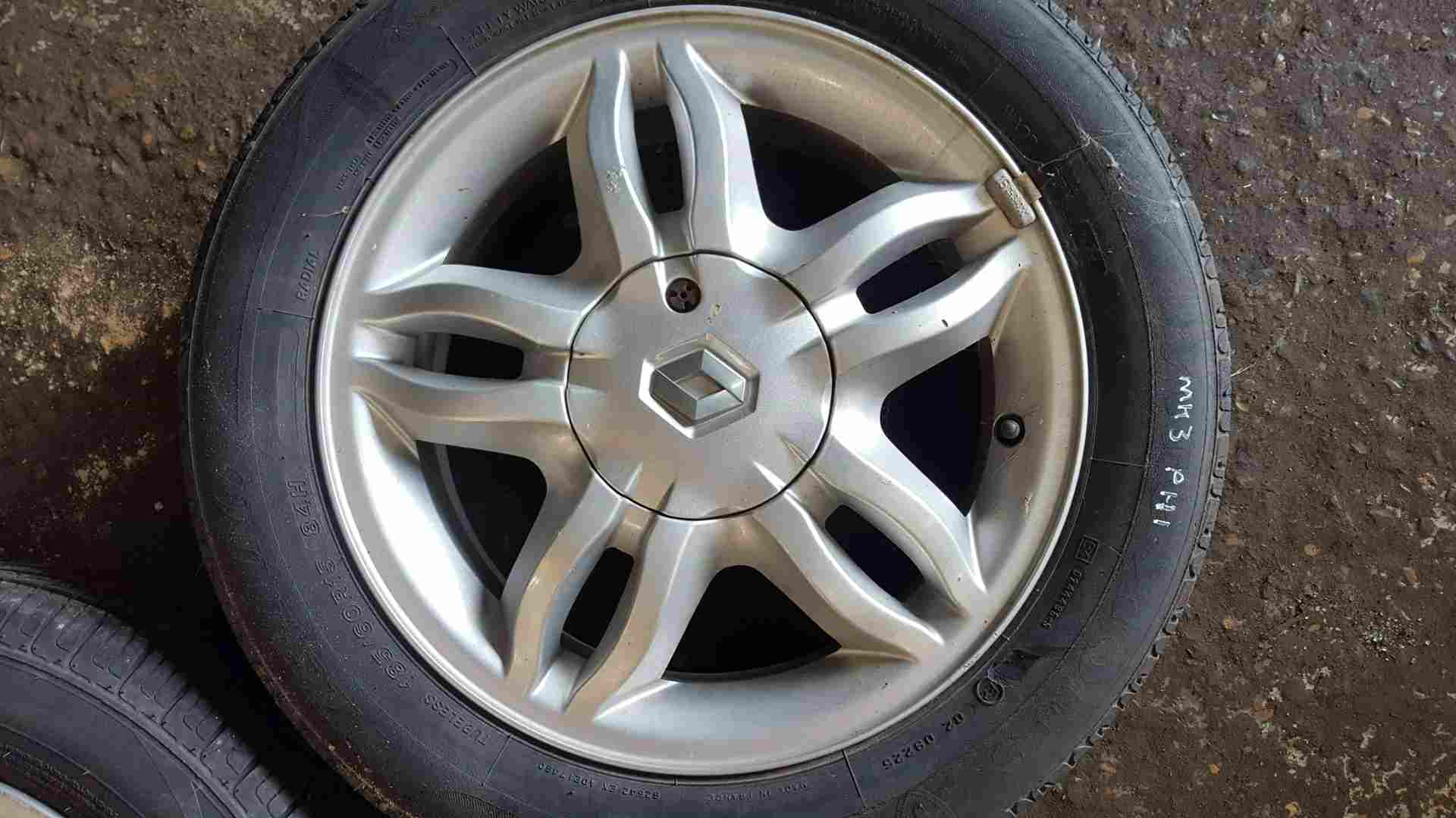 Renault Clio MK3 2005-2009 Mahonia Alloy Wheel 15Inch X1 4/5