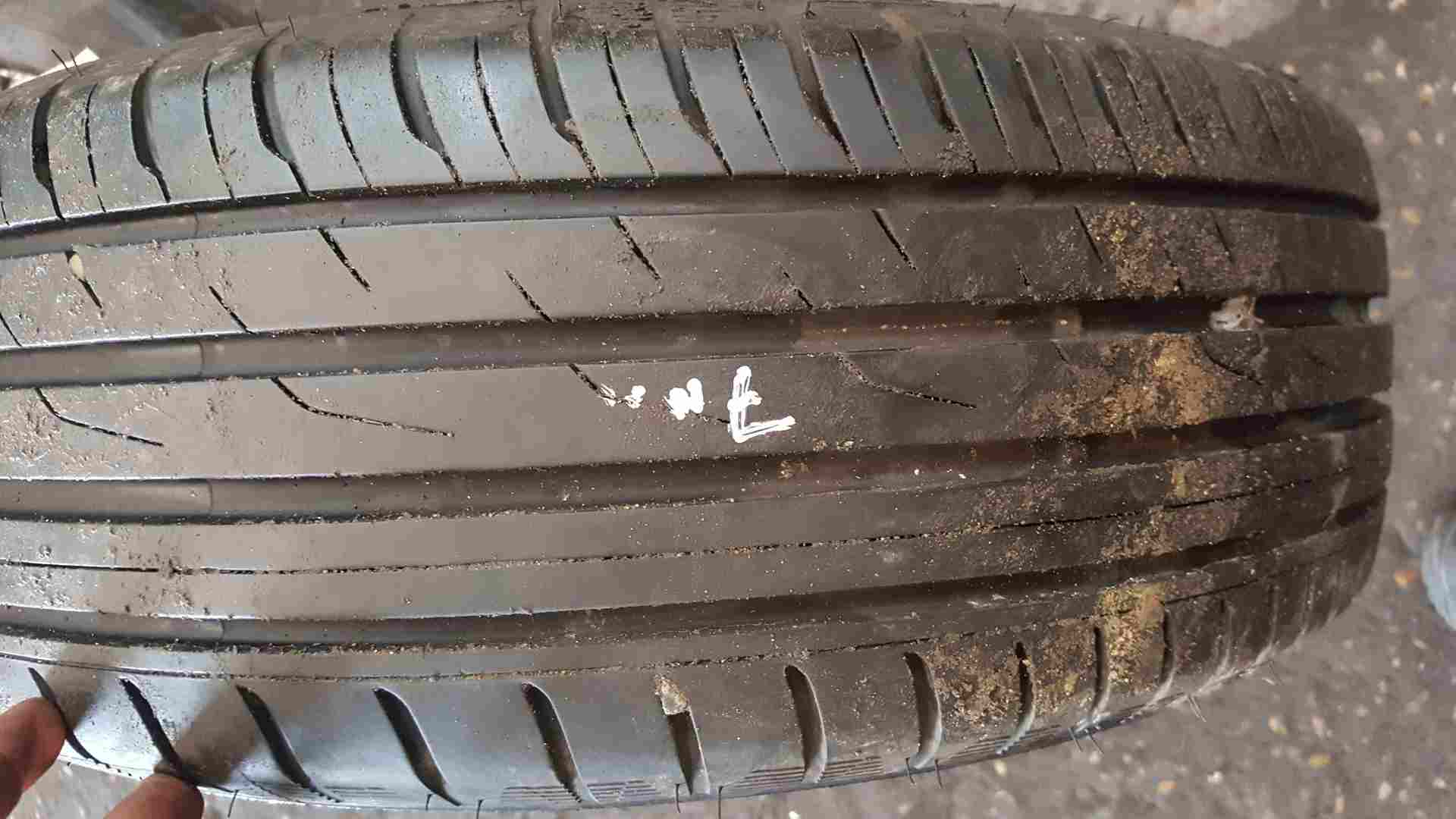 Thumb 4 Renault Clio MK3 2005-2009 Mahonia Alloy Wheel 3/5 7mm 185 60 15 8200317802