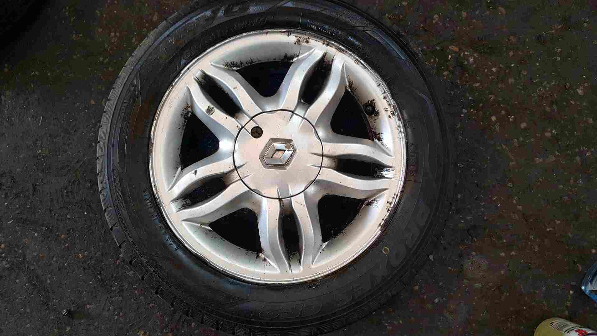 Renault Clio MK3 2005-2009 Mahonia Alloy Wheel 3/5 8200317802