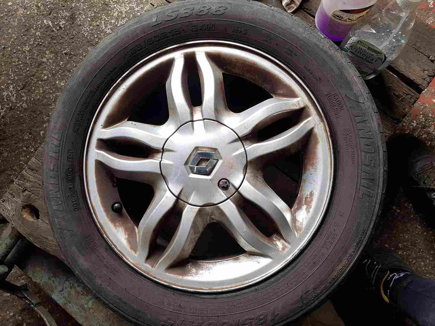 Thumb 6 Renault Clio MK3 2005-2009 Mahonia Alloy Wheel 4/5 8200317802