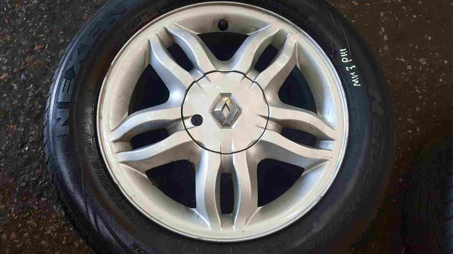 Thumb 4 Renault Clio MK3 2005-2009 Mahonia Alloy Wheel 4/5 8200317802 195 60 15 