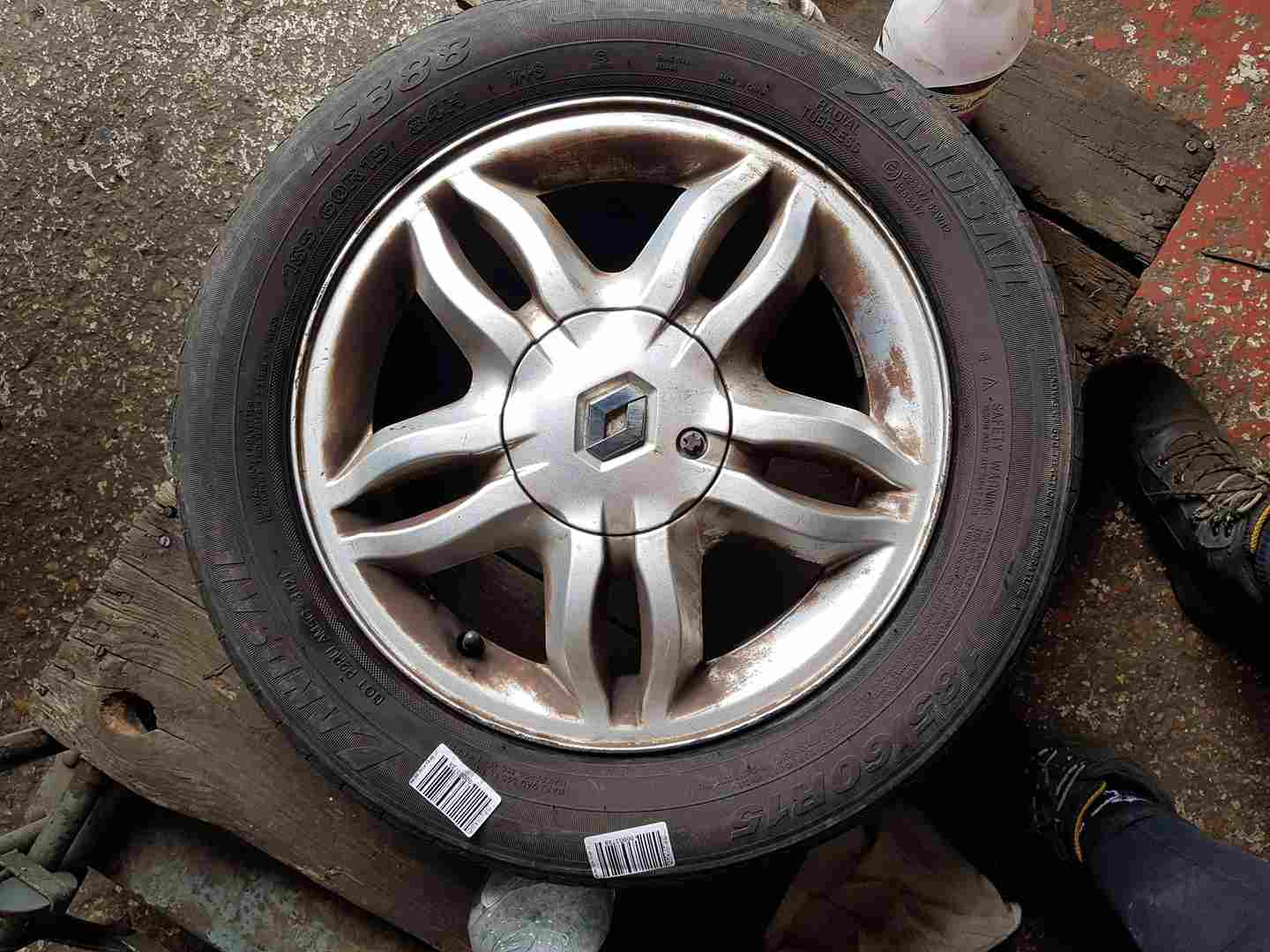Renault Clio MK3 2005-2009 Mahonia Alloy Wheel 4/5 8200317802