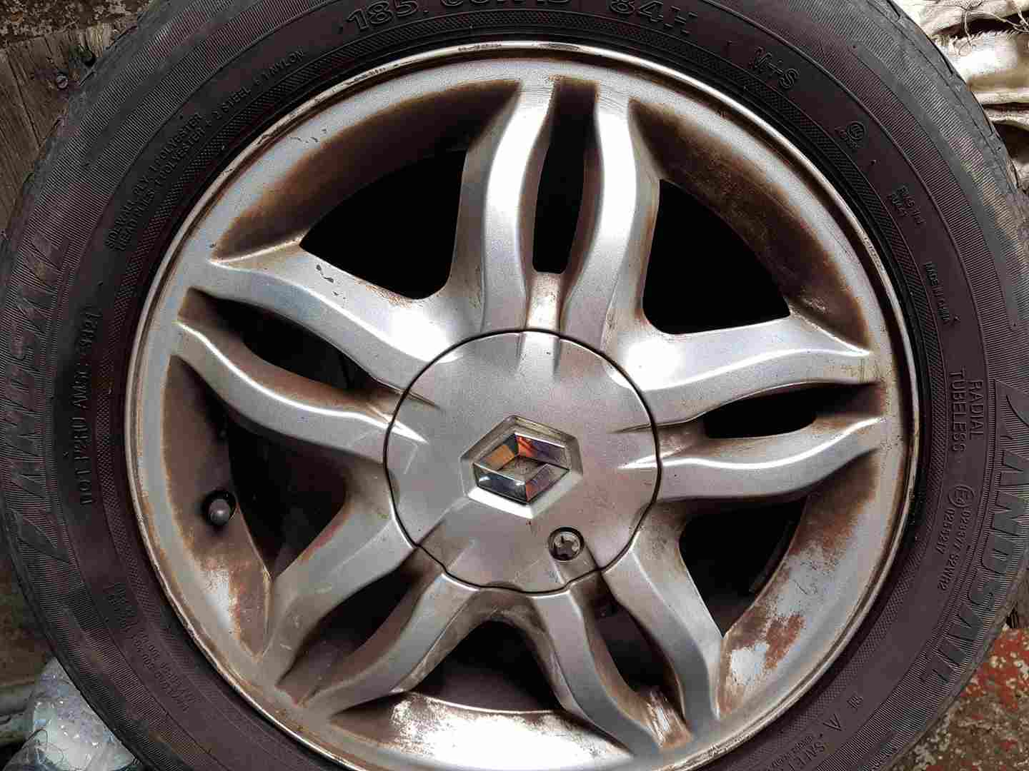 Thumb 3 Renault Clio MK3 2005-2009 Mahonia Alloy Wheel 4/5 8200317802