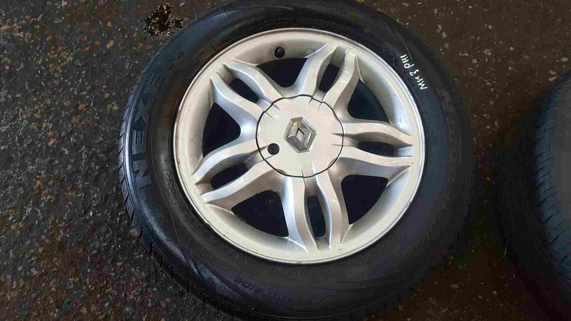 Renault Clio MK3 2005-2009 Mahonia Alloy Wheel 4/5 8200317802 195 60 15 