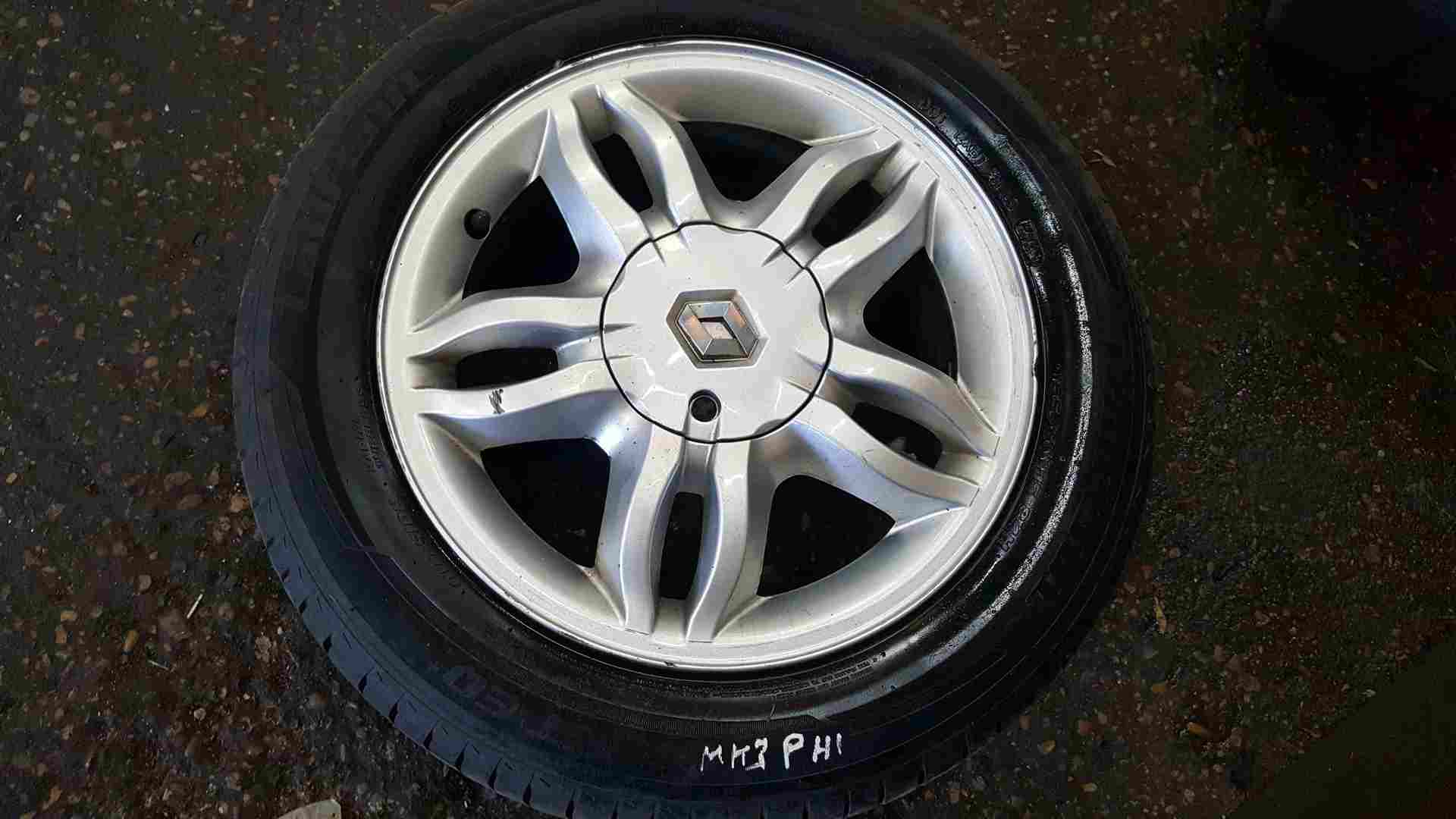 Thumb 5 Renault Clio MK3 2005-2009 Mahonia Alloy Wheel X 1 4/5 4/5  8200317802