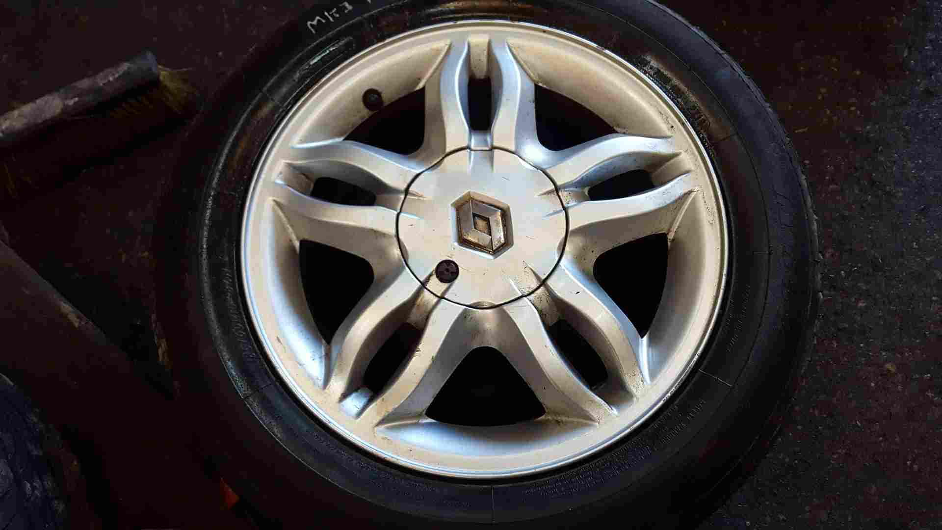 Thumb 4 Renault Clio MK3 2005-2009 Mahonia Alloy Wheel X 1 4/5 5Mm 185 60 15 8200317802