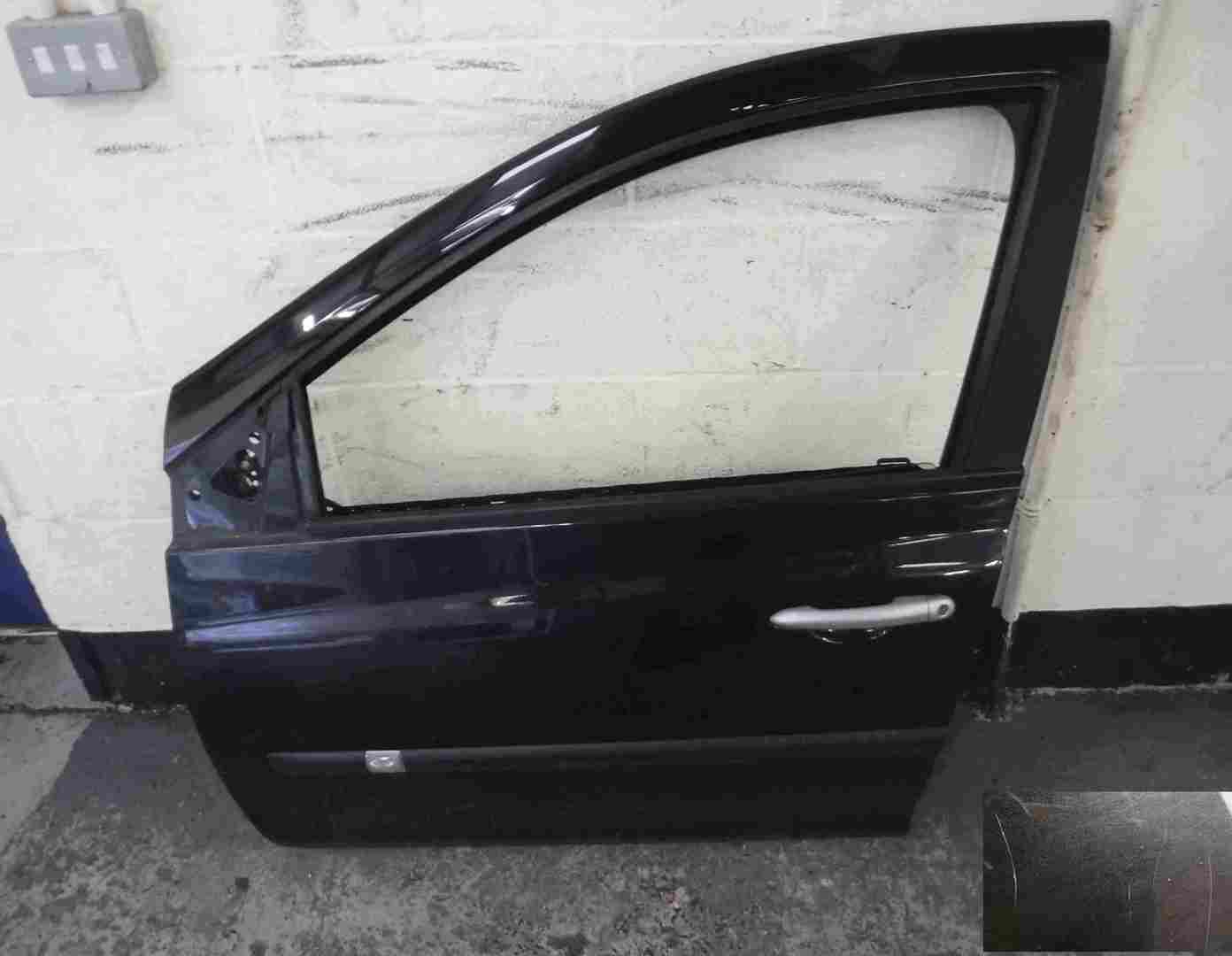 Renault Clio MK3 2005-2009 Passenger NSF Front Door Black 676 5DR