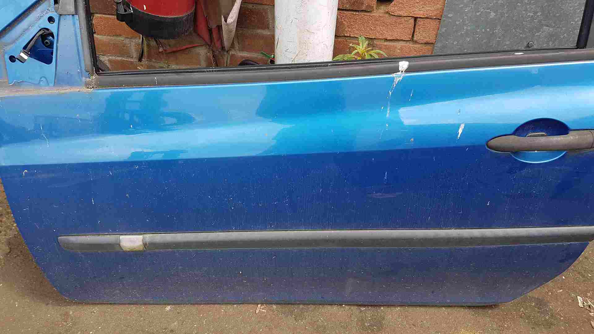 Thumb 2 Renault Clio MK3 2005-2009 Passenger NSF Front Door Bluete145 Tei45 3Dr