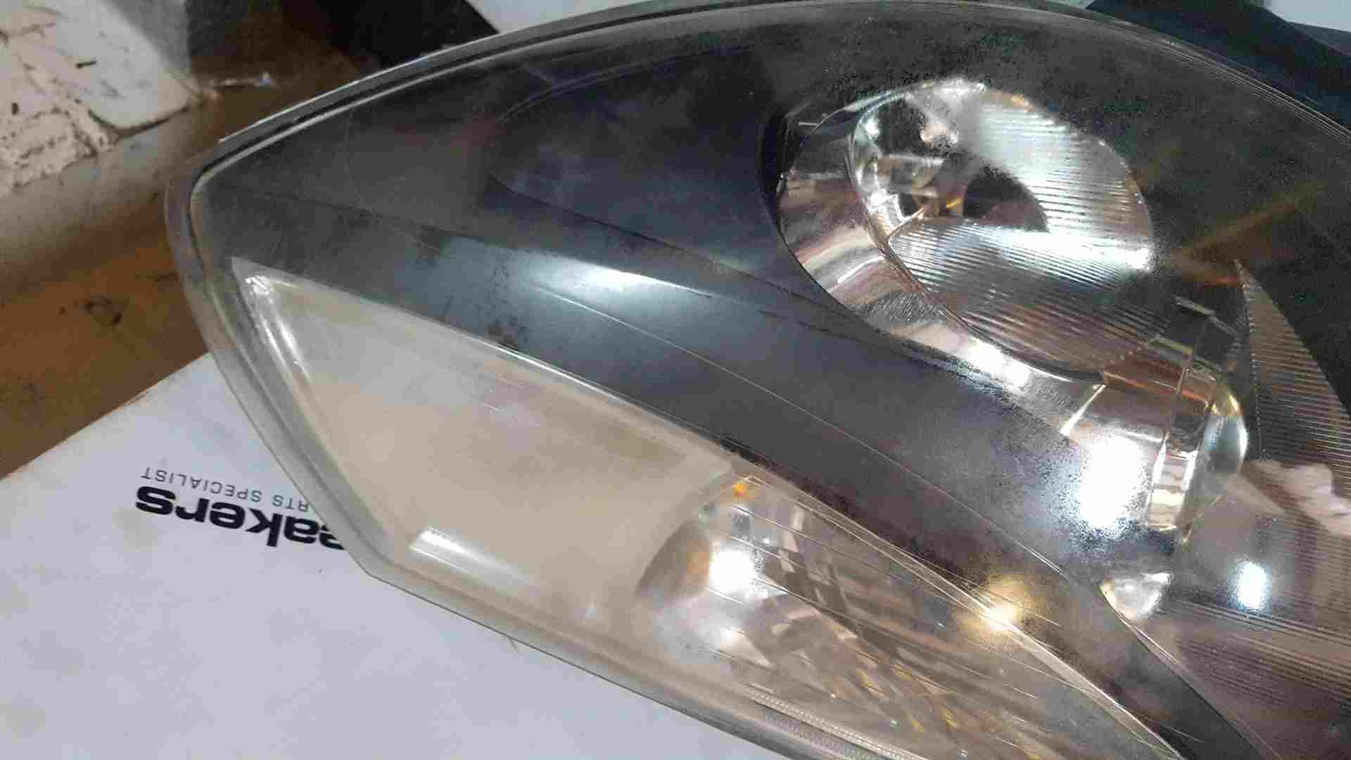 Renault Clio MK3 2005-2009 Passenger NSF Front Headlight Black Backing