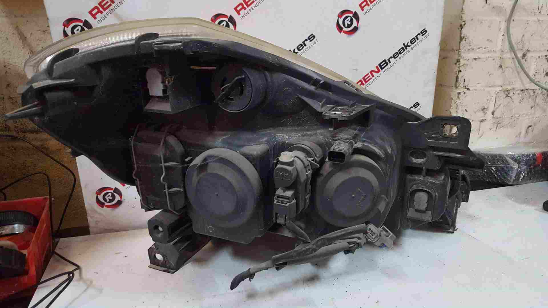 Thumb 4 Renault Clio MK3 2005-2009 Passenger NSF Front Headlight Black Backing