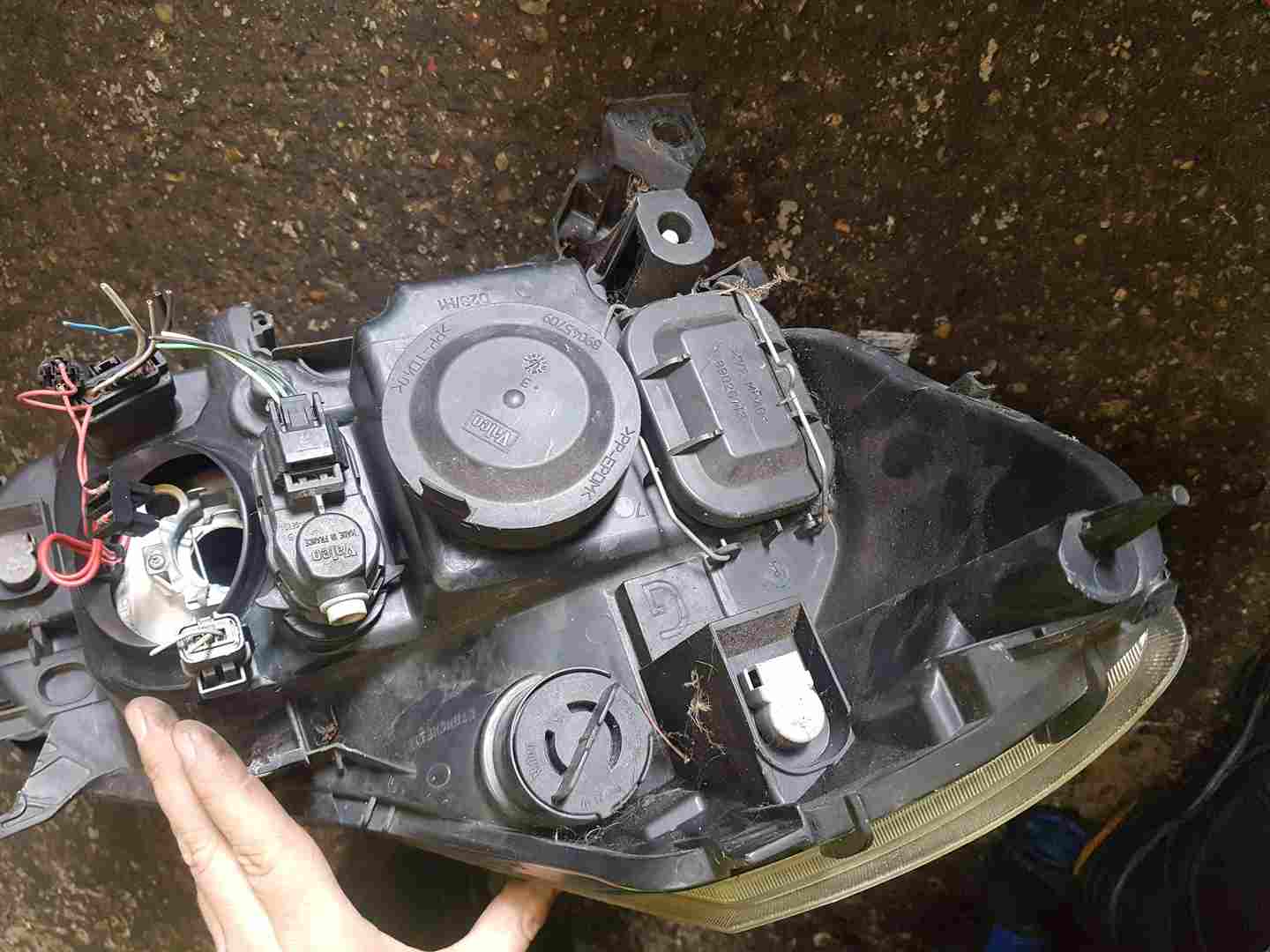 Thumb 7 Renault Clio MK3 2005-2009 Passenger NSF Front Headlight Black Backing Damaged