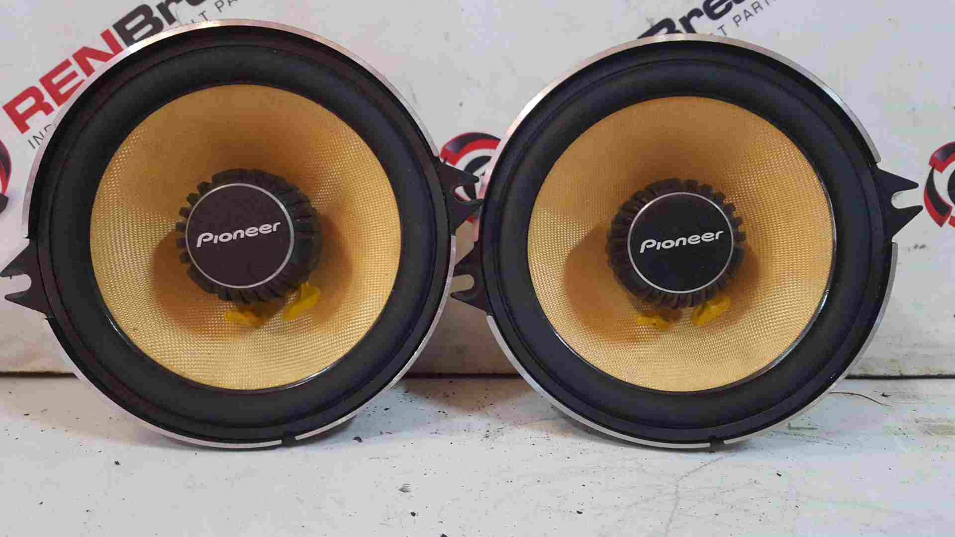 Renault Clio MK3 2005-2009 Pioneer Ts Q131c Speakers Pair 13Cm TSQ131C