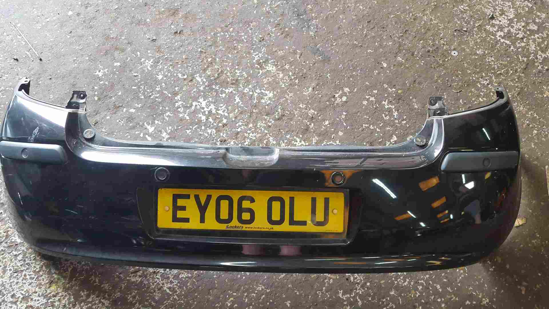 Thumb 6 Renault Clio MK3 2005-2009 Rear Bumper Black 676 + Reverse Sensors
