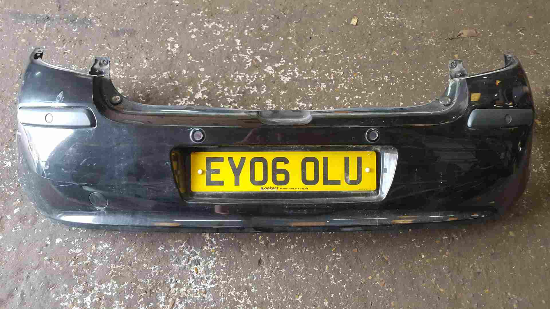Renault Clio MK3 2005-2009 Rear Bumper Black 676 + Reverse Sensors