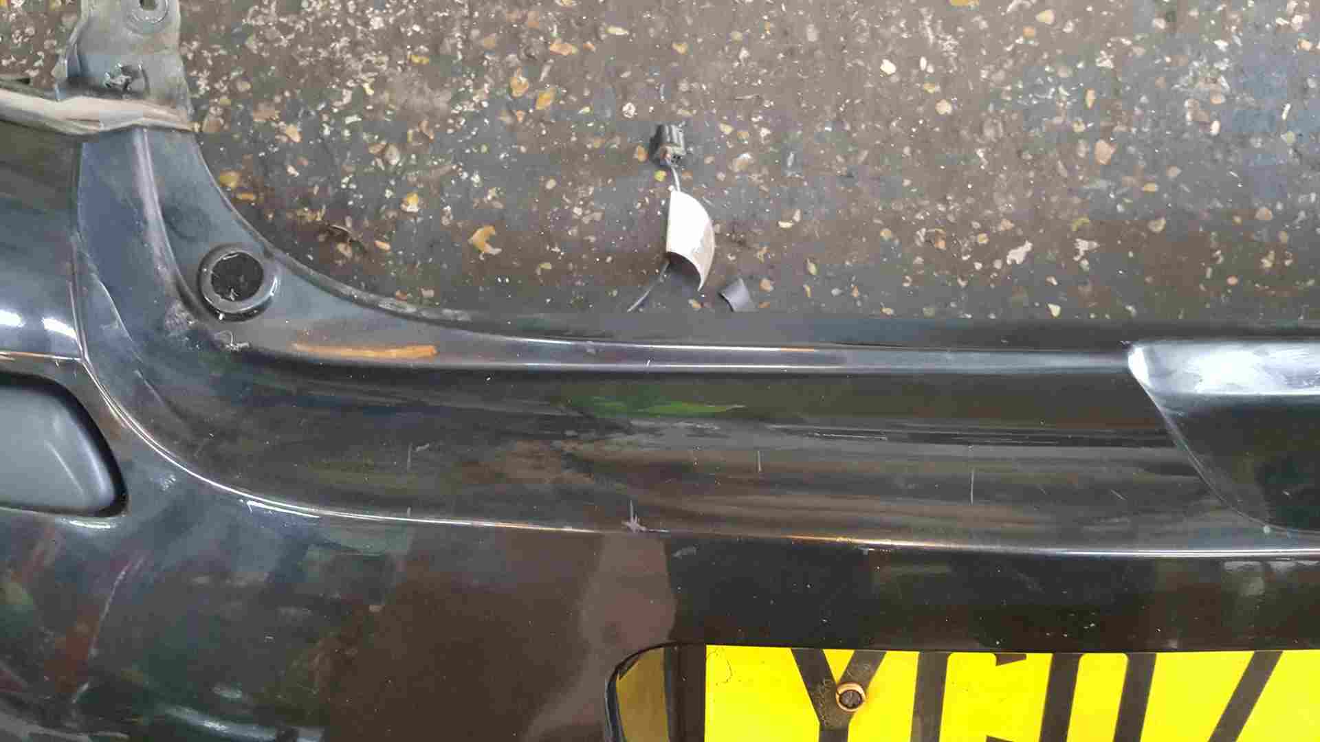 Thumb 3 Renault Clio MK3 2005-2009 Rear Bumper Black 676 Some Damage