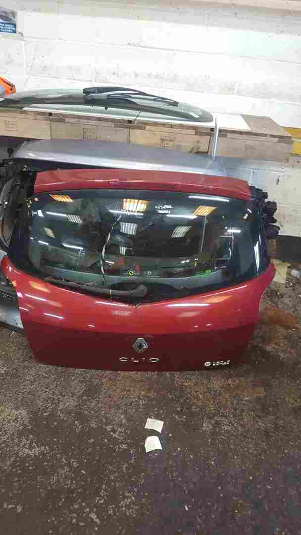 Thumb 2 Renault Clio MK3 2005-2012 Rear Tailgate Boot RED Tennj WORLD SERIES 