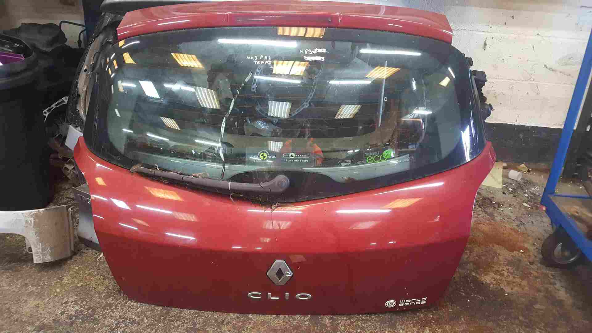 Renault Clio MK3 2005-2012 Rear Tailgate Boot RED Tennj WORLD SERIES 