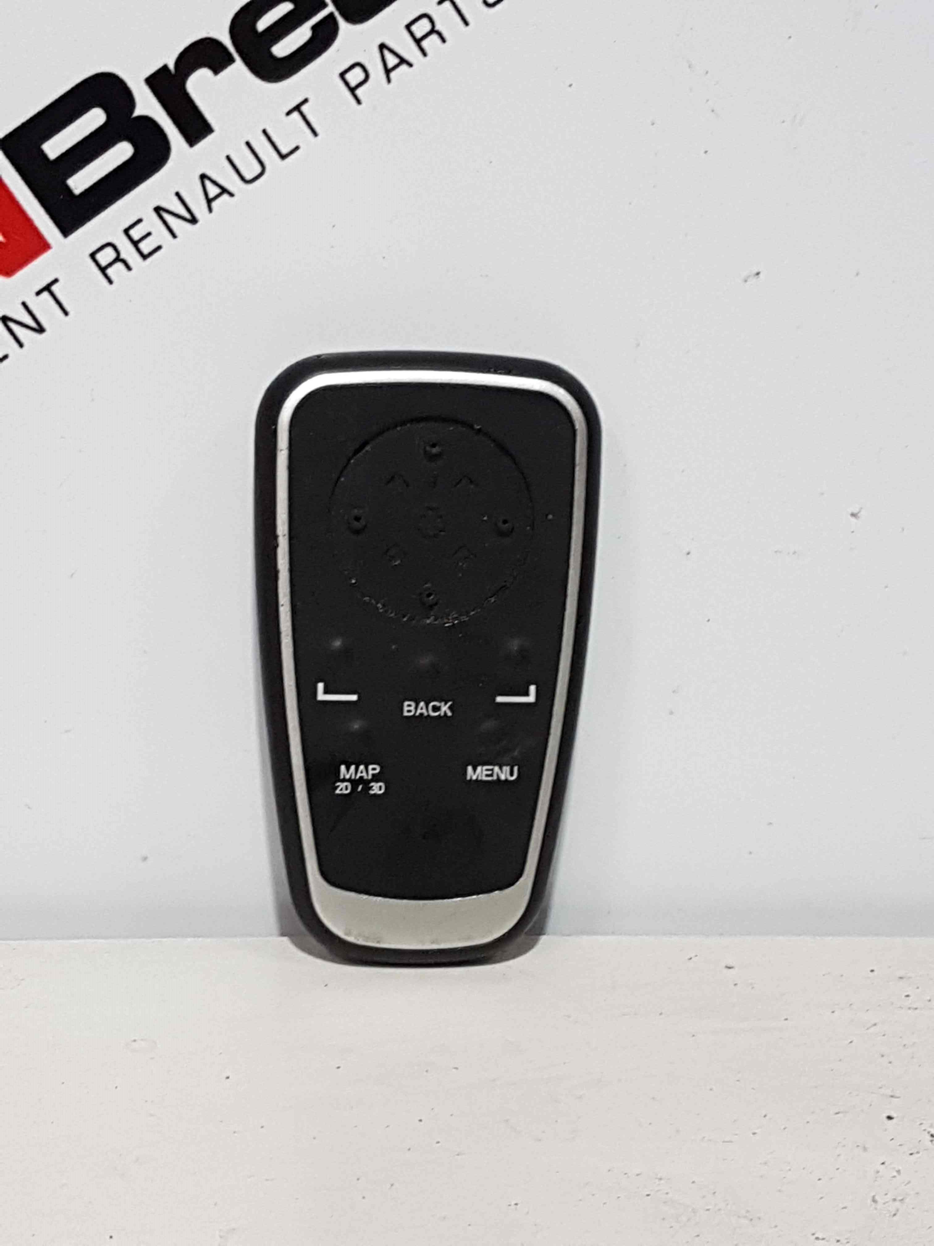 Thumb 2 Renault Clio MK3 2005-2009 SAT Nav Navigation Controller Radio Tomtom Remote