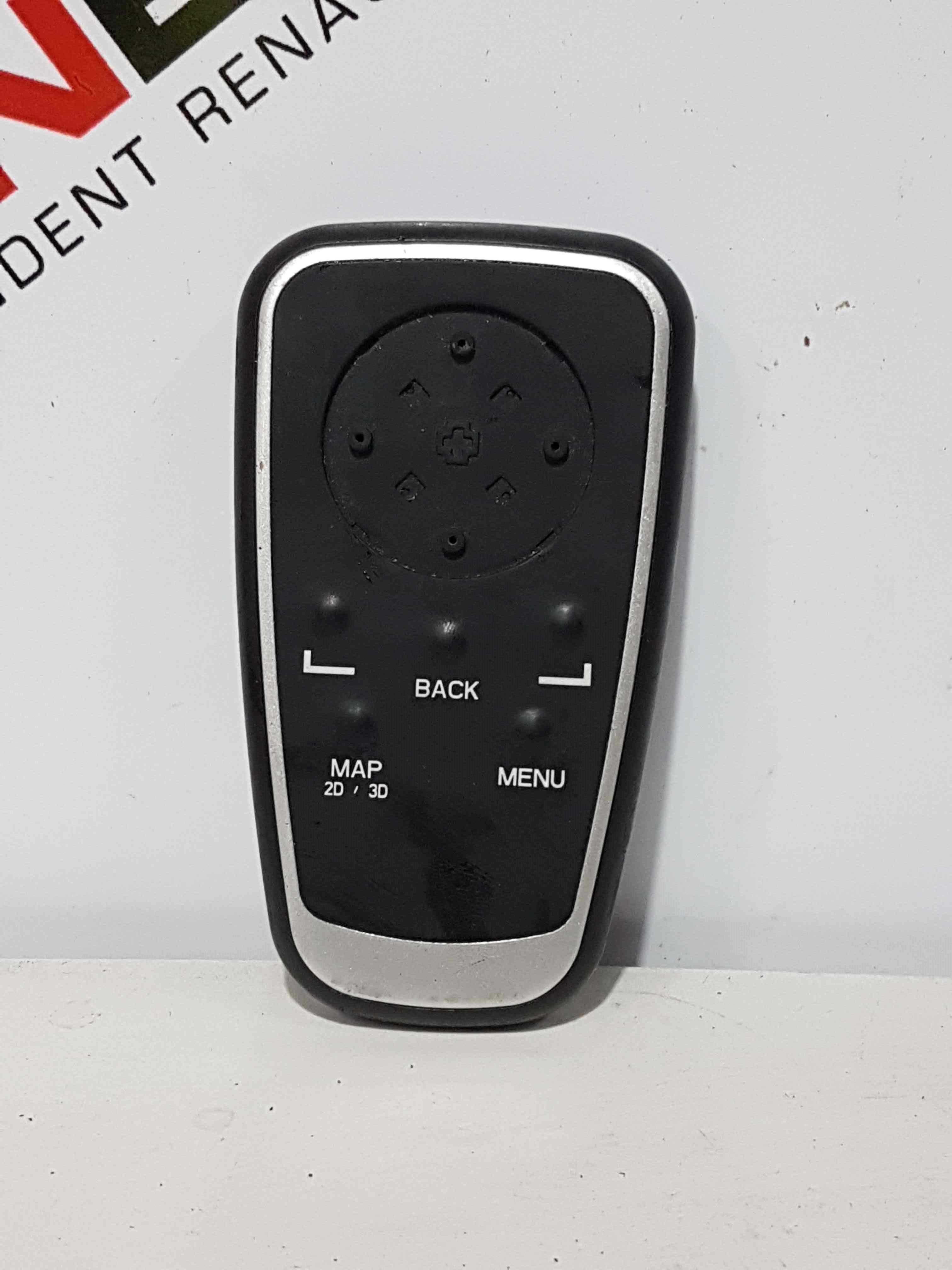 Thumb 8 Renault Clio MK3 2005-2009 SAT Nav Navigation Controller Radio Tomtom Remote