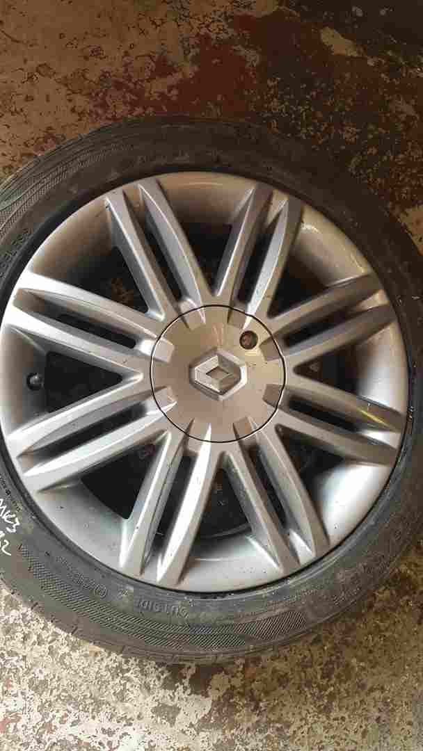 Thumb 4 Renault Clio MK3 2005-2009 Solonia Alloy Wheel  Tyre 195 50 16 6Mm Tread 4/5