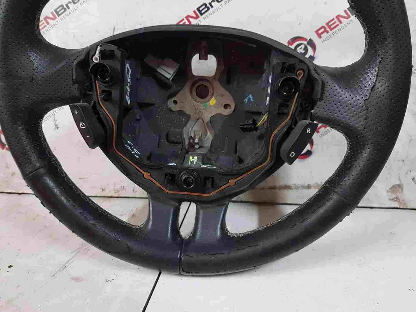 Thumb 3 Renault Clio MK3 2005-2009 Sport Steering Wheel Refurb Needed 8200316984