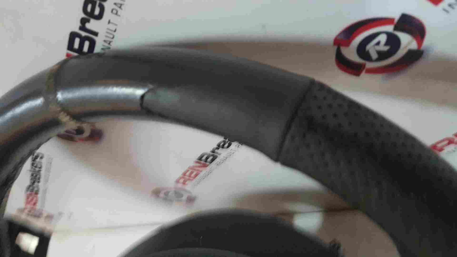 Thumb 2 Renault Clio MK3 2005-2009 Steering Wheel Cruise Control WORN